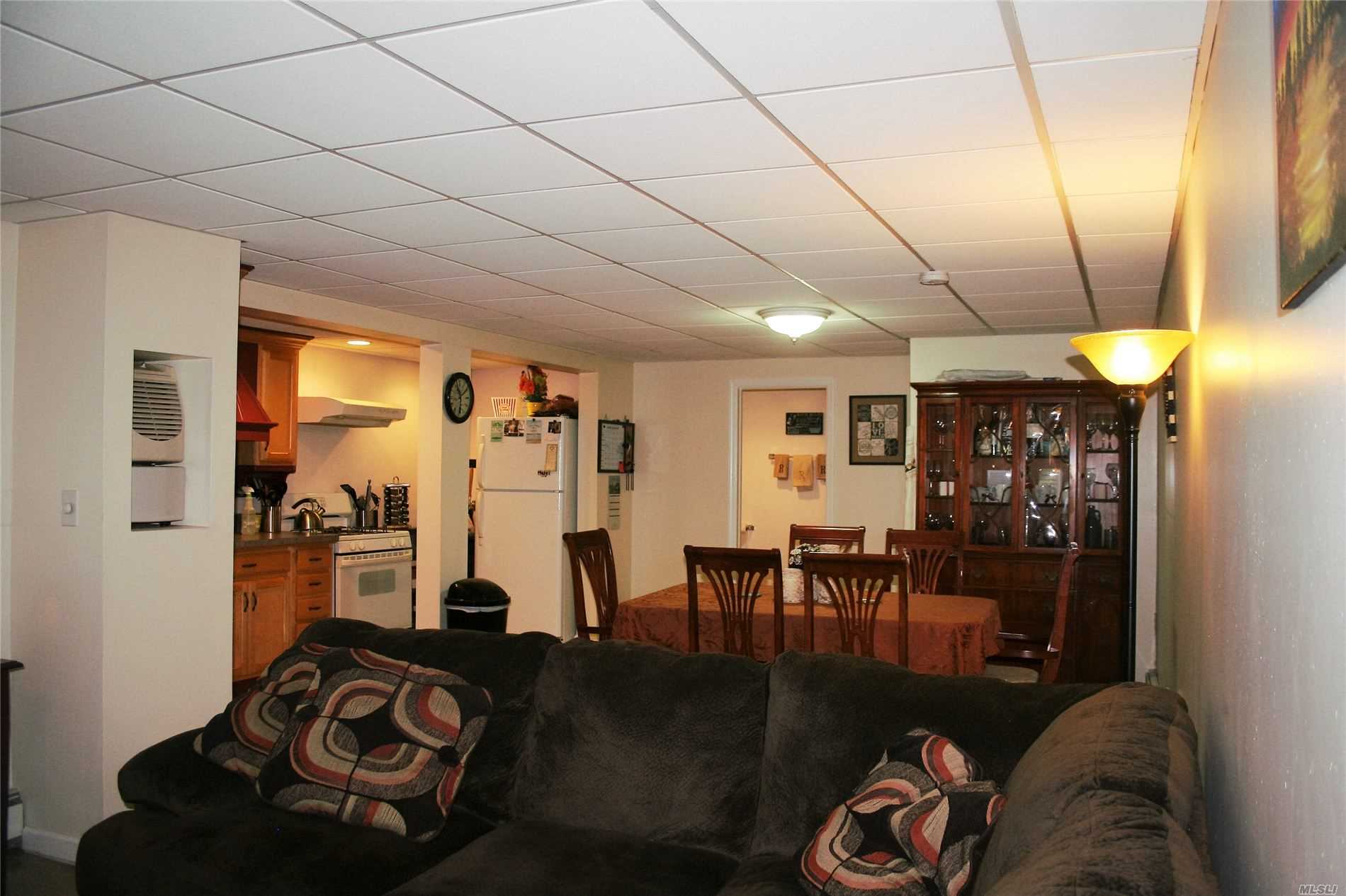 #1 photo, 32 Tower Hill Avenue, Саффолк ‖ Farmingville , NY 11738