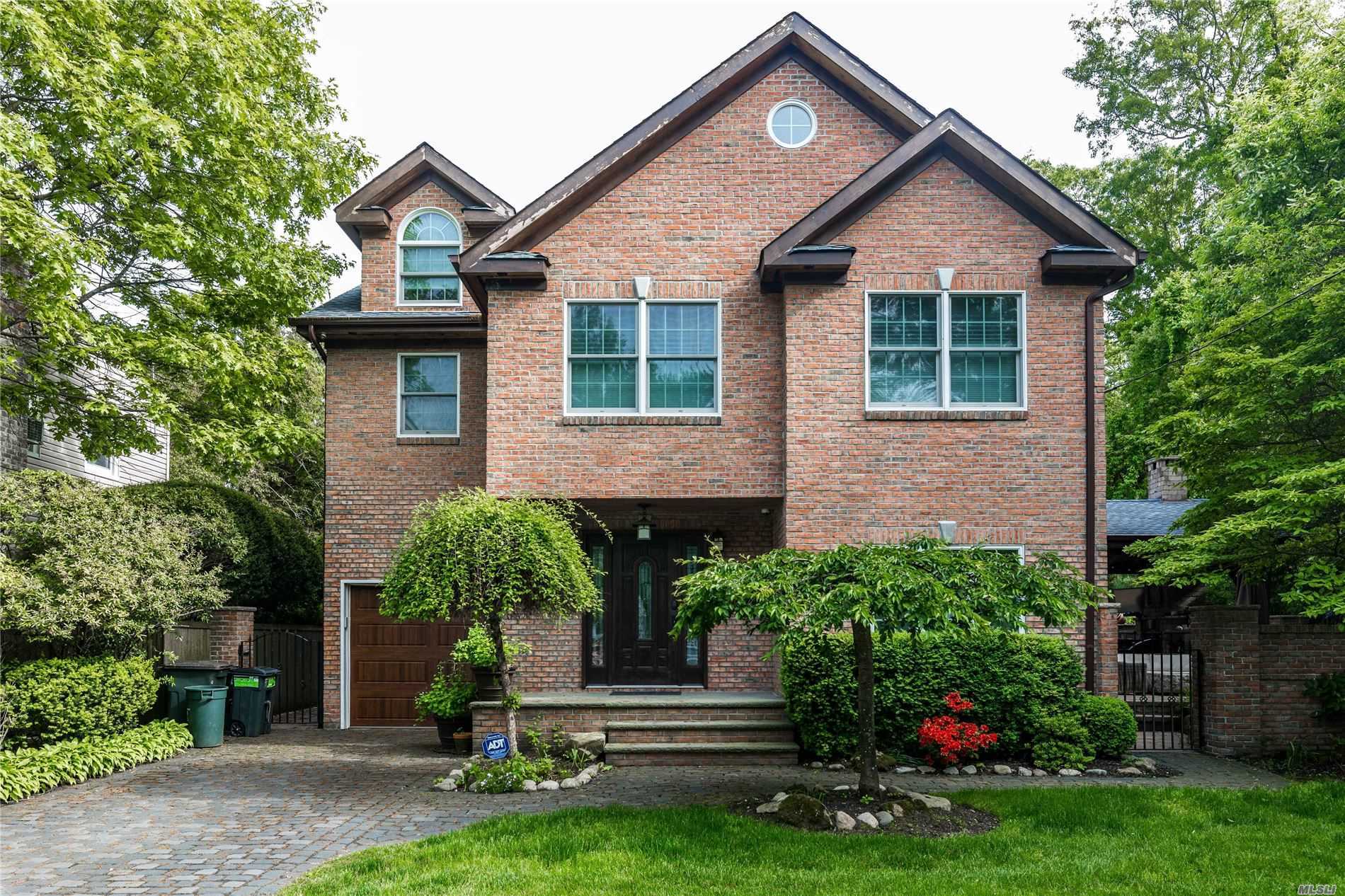 #1 photo, 211 Stuyvesant Avenue, ナッソー郡 Merrick , NY 11566