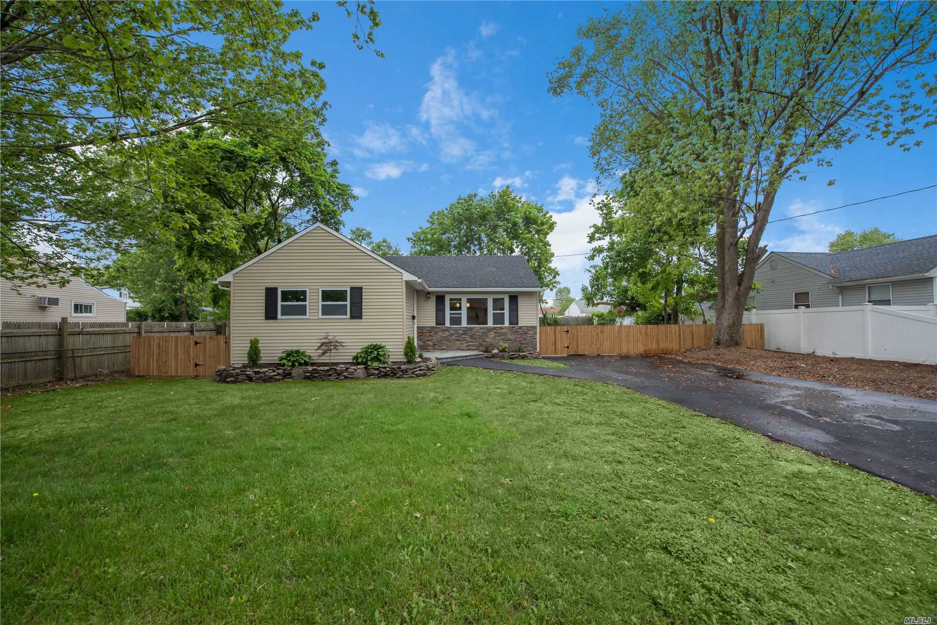 #1 photo, 25 Birch Street, 东长岛 Central Islip , NY 11722