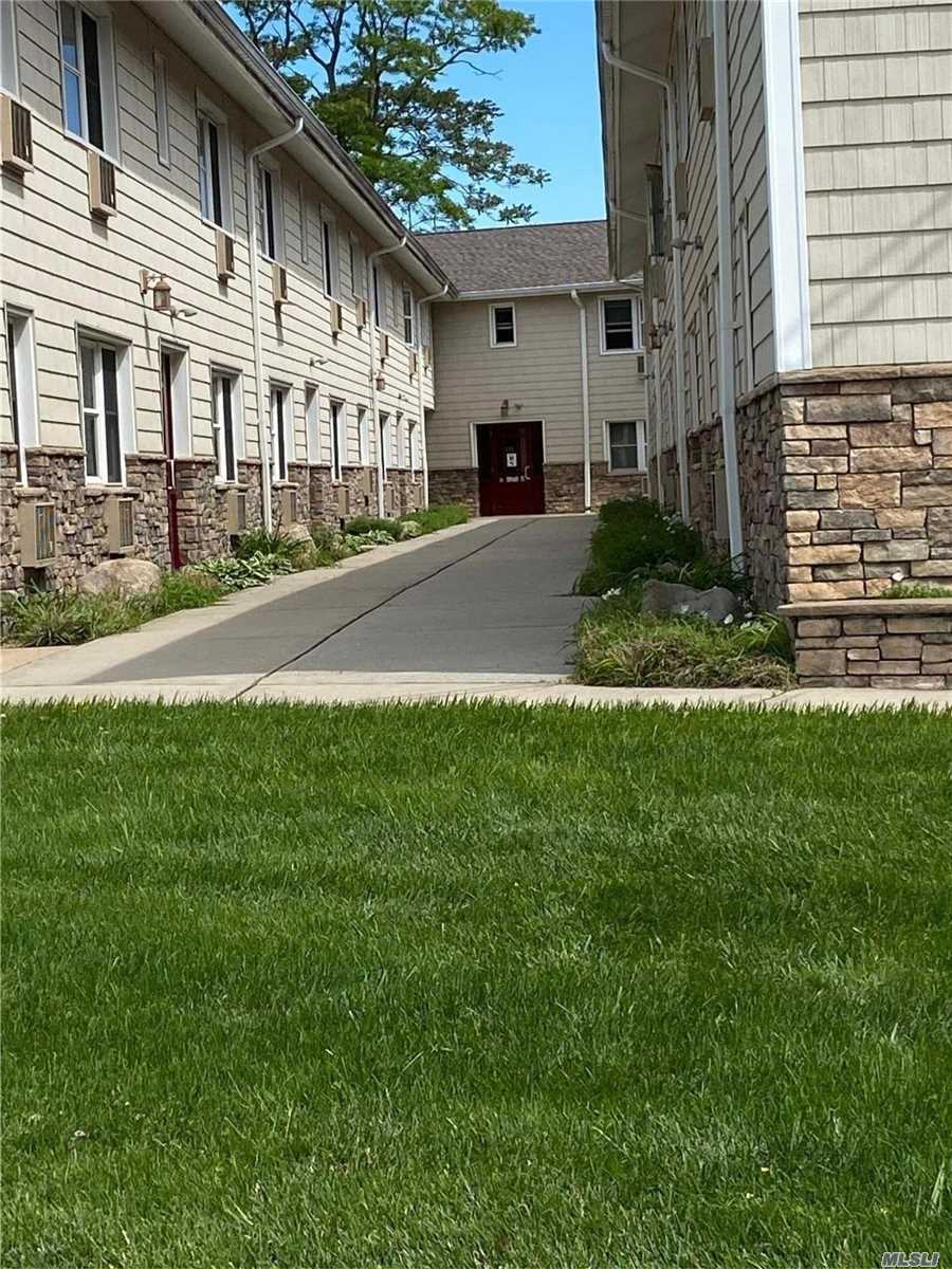 #1 photo, 490 Main Street, ナッソー郡 Farmingdale , NY 11735