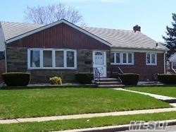 #1 photo, 114 Bette Road, ナッソー郡 East Meadow , NY 11554