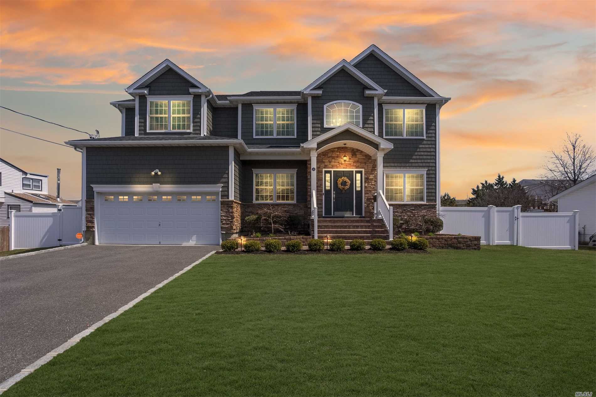 #1 photo, 48 Tidewater Avenue, ナッソー郡 Massapequa , NY 11758