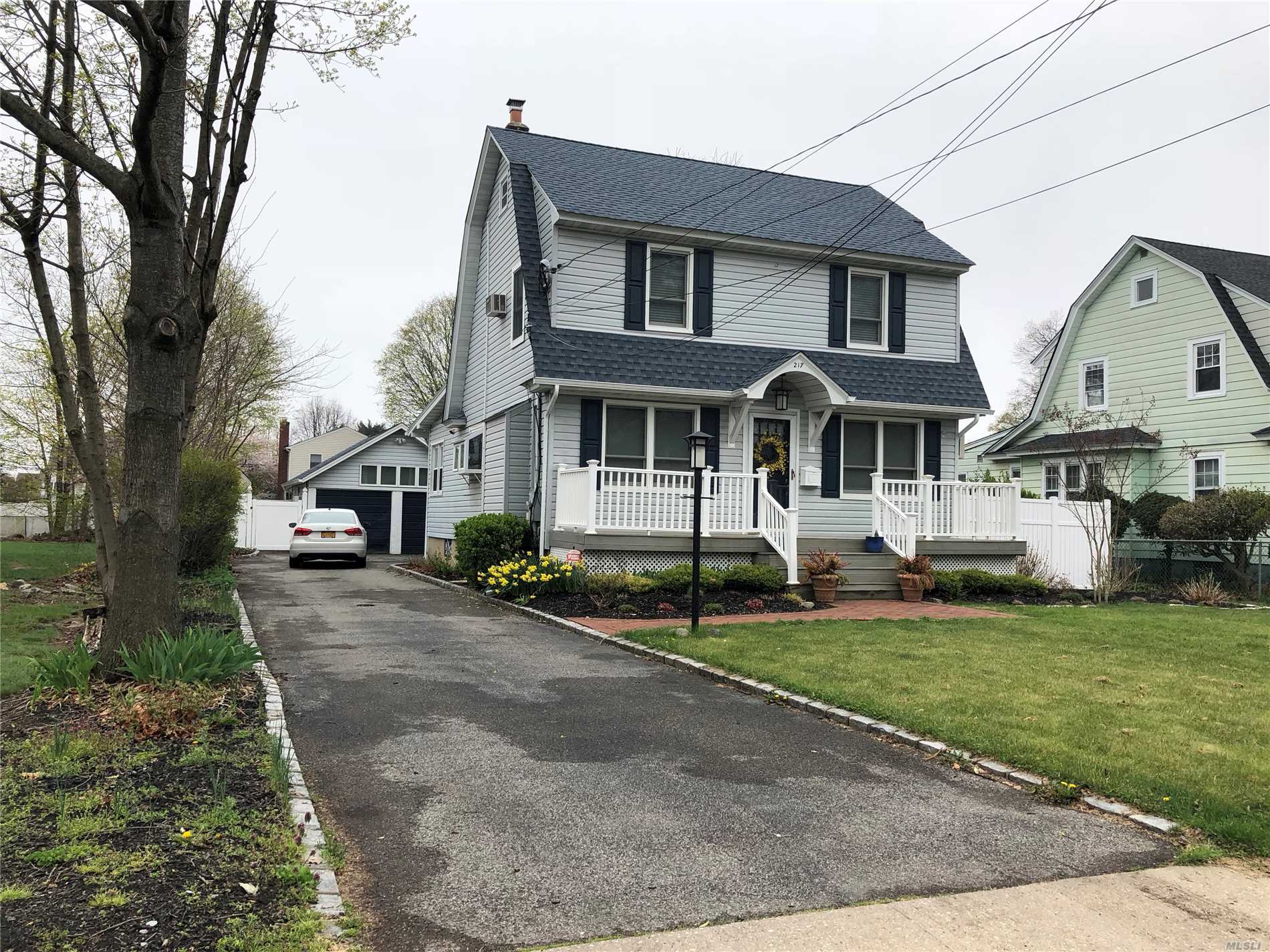 #1 photo, 217 Oak Street, ナッソー郡 Bellmore , NY 11710