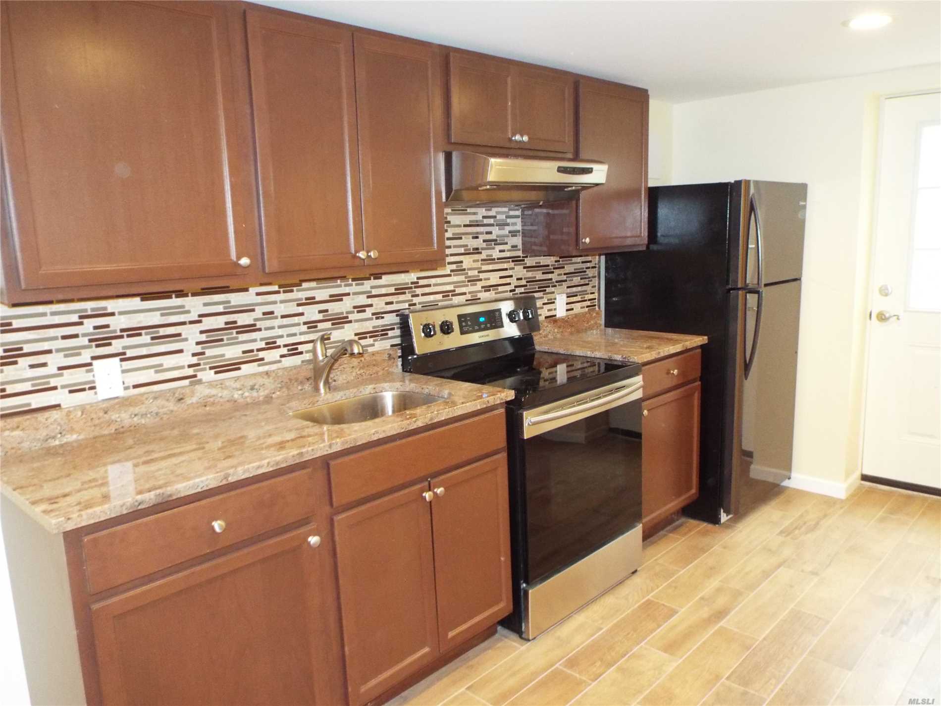 #1 photo, 29 Roe Avenue, サフォーク郡 Pt.Jefferson Sta , NY 11776