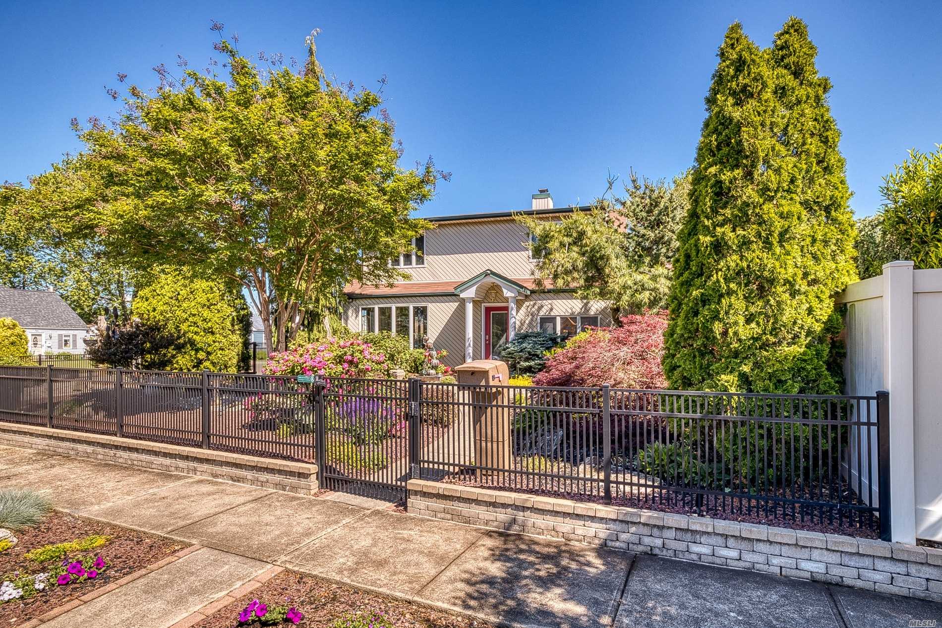 #1 photo, 1 Glade Lane, Levittown , NY 11756