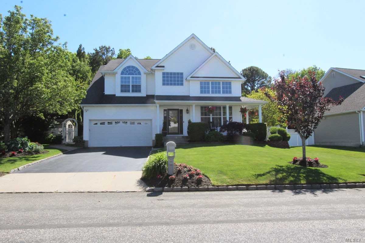 #1 photo, 48 Beechwood Drive, サフォーク郡 Manorville , NY 11949