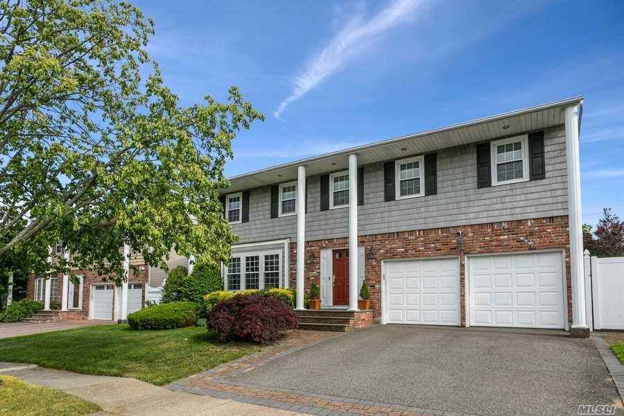 #1 photo, 2160 Poe Avenue, ناسو East Meadow , NY 11554