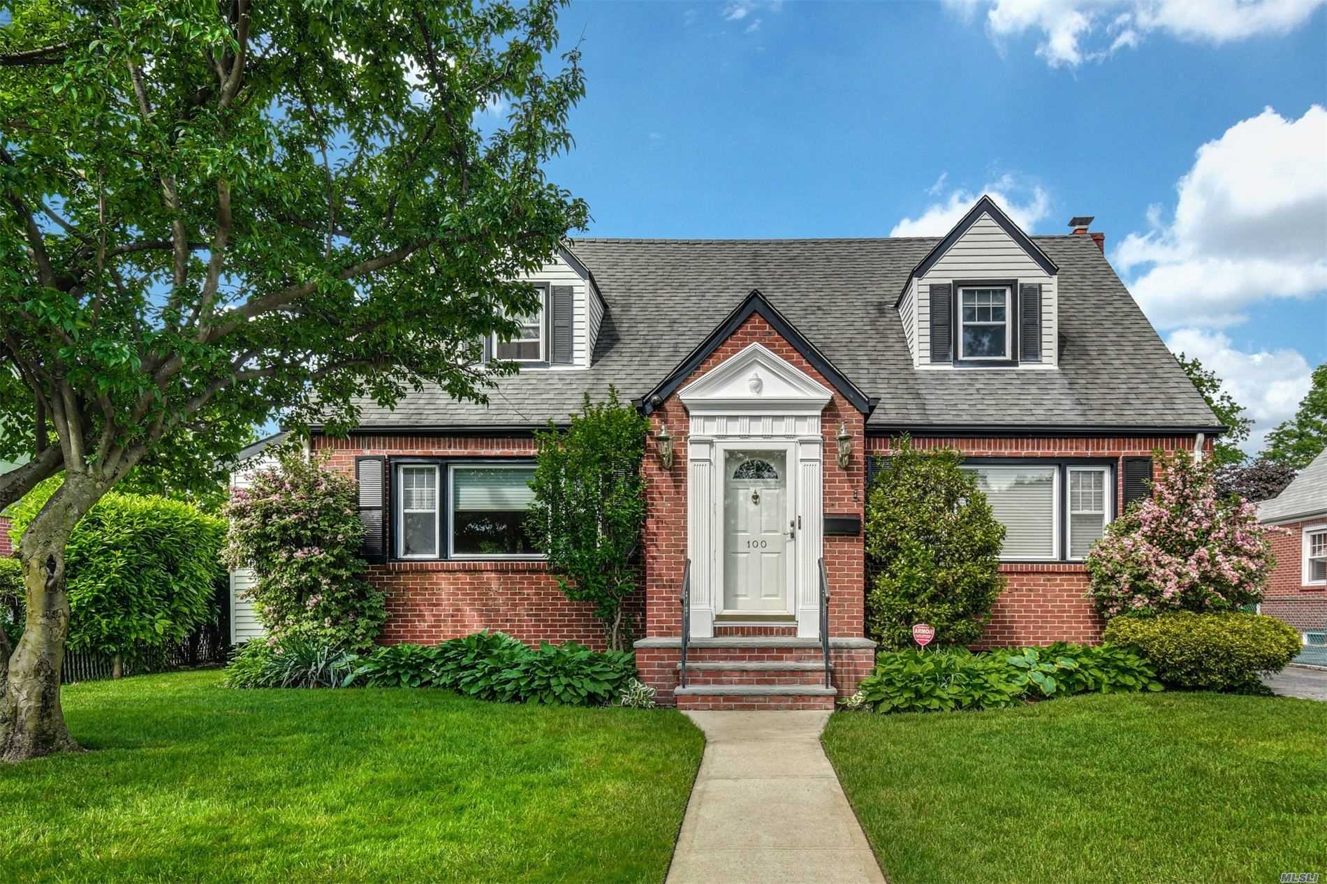 #1 photo, 100 Willis Avenue, Floral Park , NY 11001