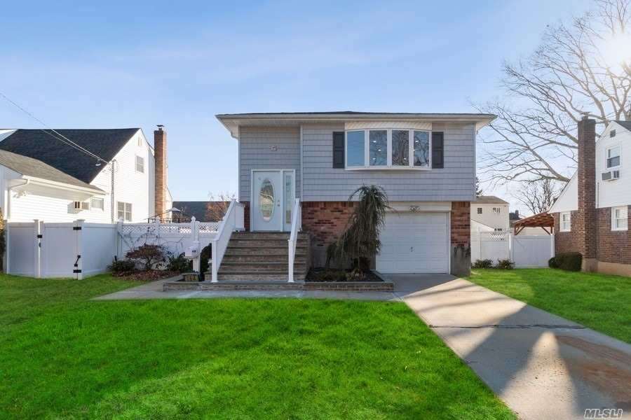 #1 photo, 164 New Hampshire Avenue, Massapequa , NY 11758