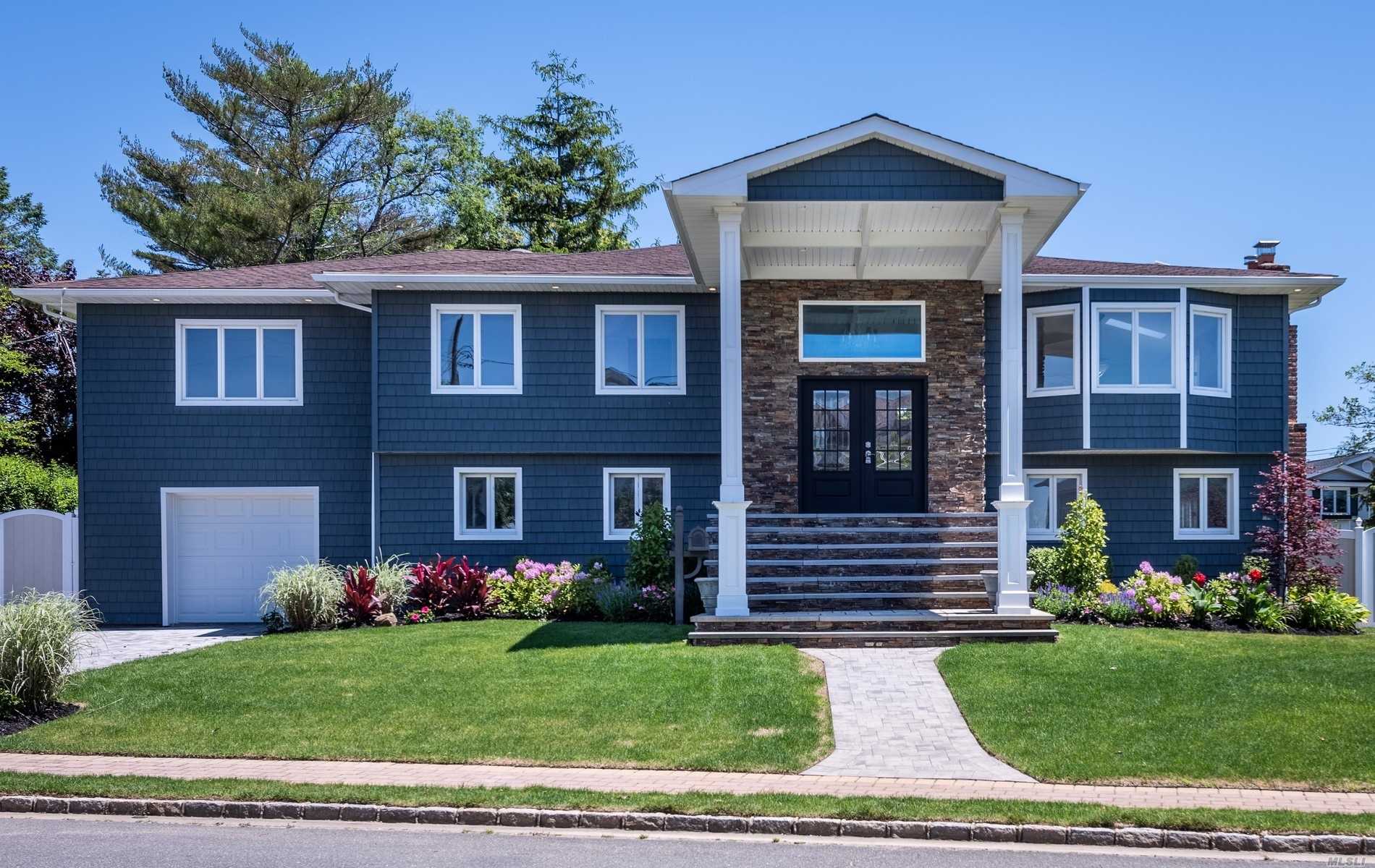 #1 photo, 333 S Riviera Drive, מחוז נסאו Massapequa , NY 11758