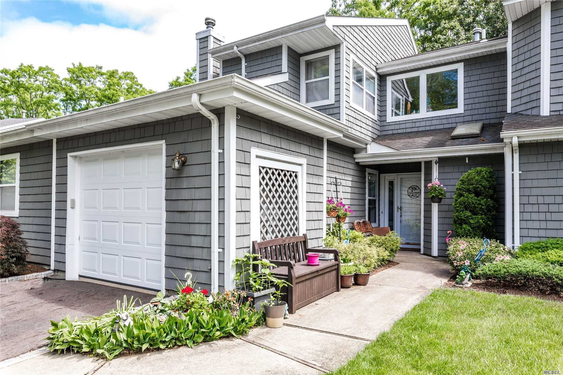 #1 photo, 7 Madder Lake Circle, Commack , NY 11725