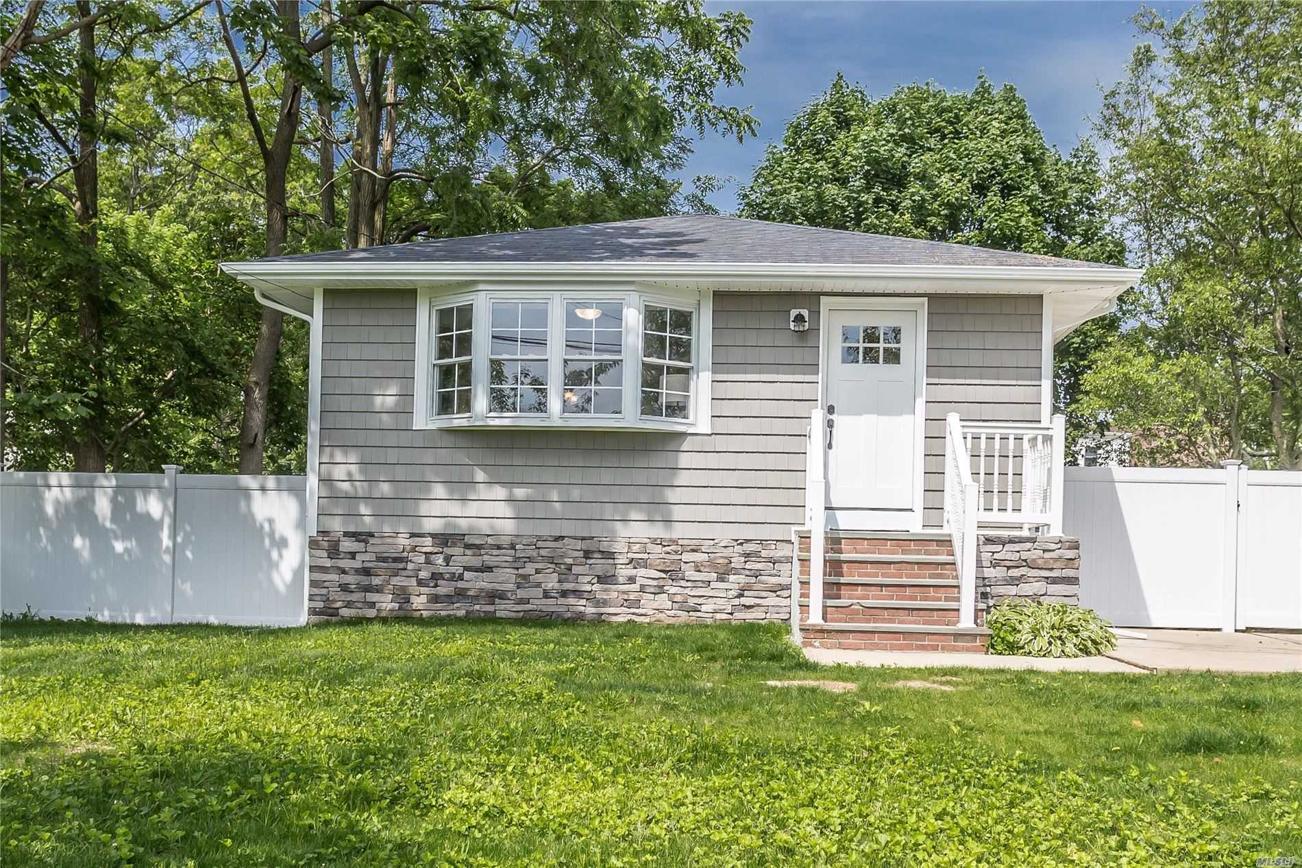 #1 photo, 380 N Alleghany Avenue, Lindenhurst , NY 11757