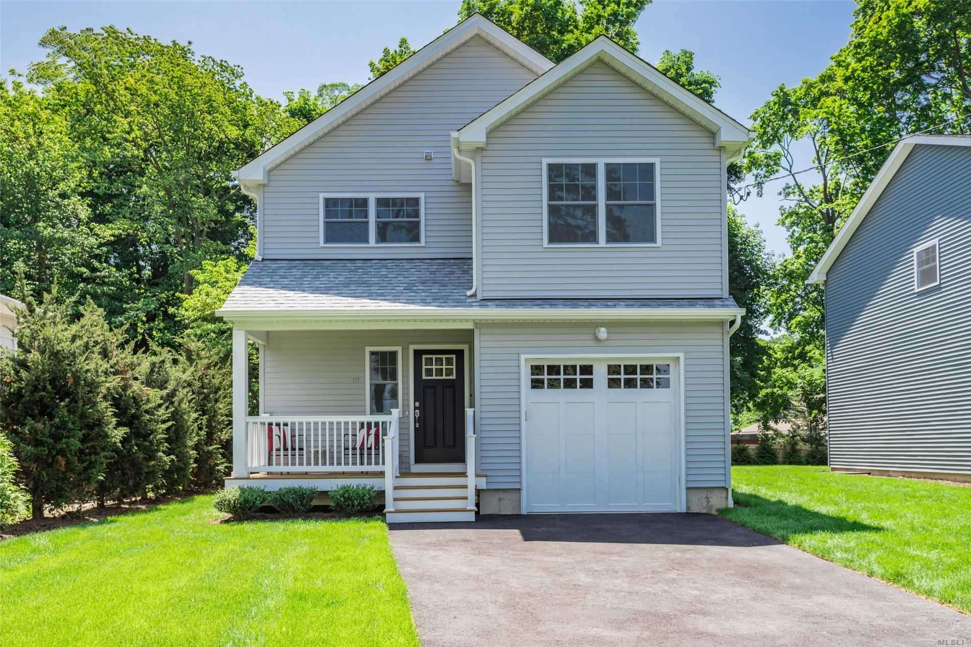 #1 photo, 14 A Woodland Street, سوفولك Huntington , NY 11743