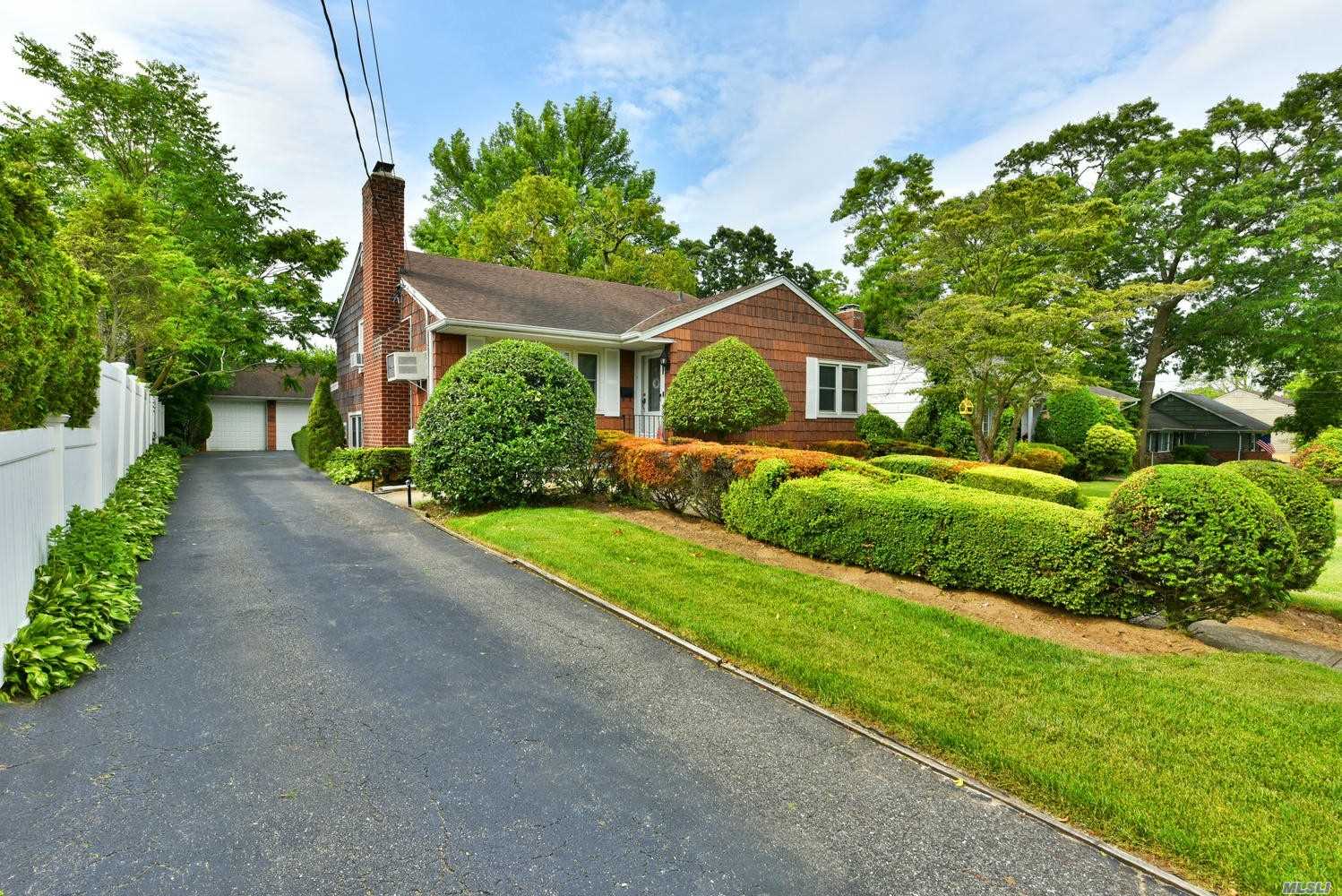 #1 photo, 337 Rose Street, ناسو Freeport , NY 11520