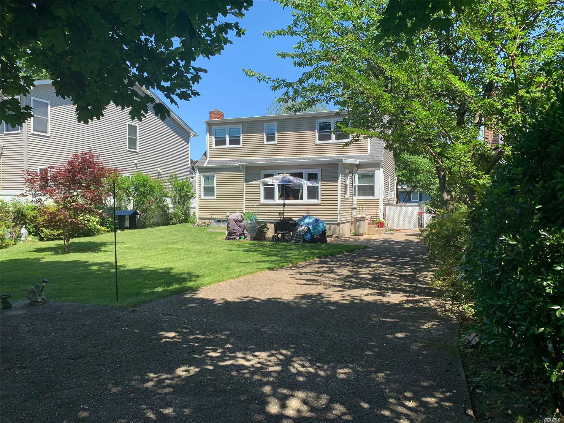 #1 photo, 1516 Rhode Avenue, Merrick , NY 11566