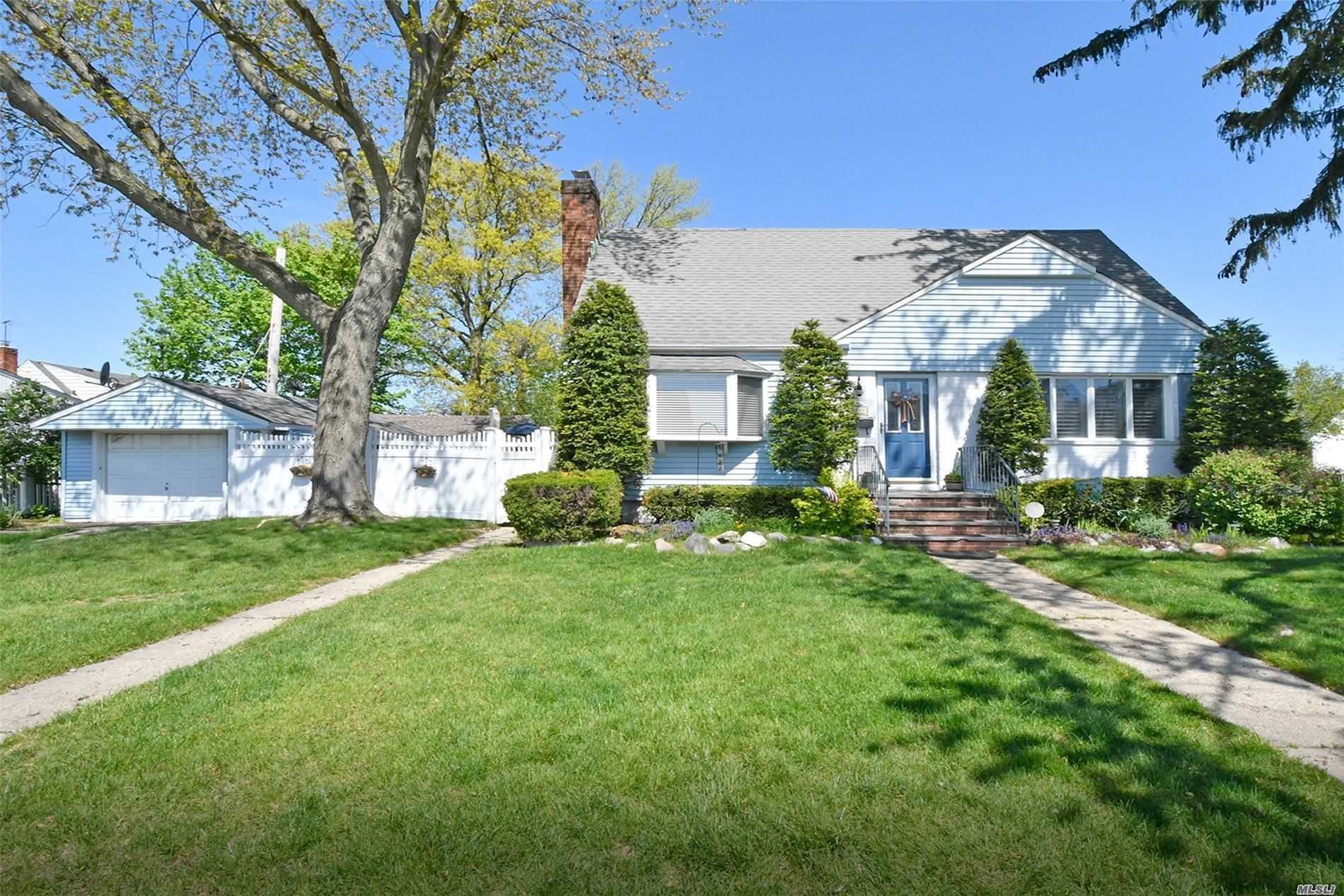 #1 photo, 36 Columbine Avenue, ナッソー郡 Merrick , NY 11566