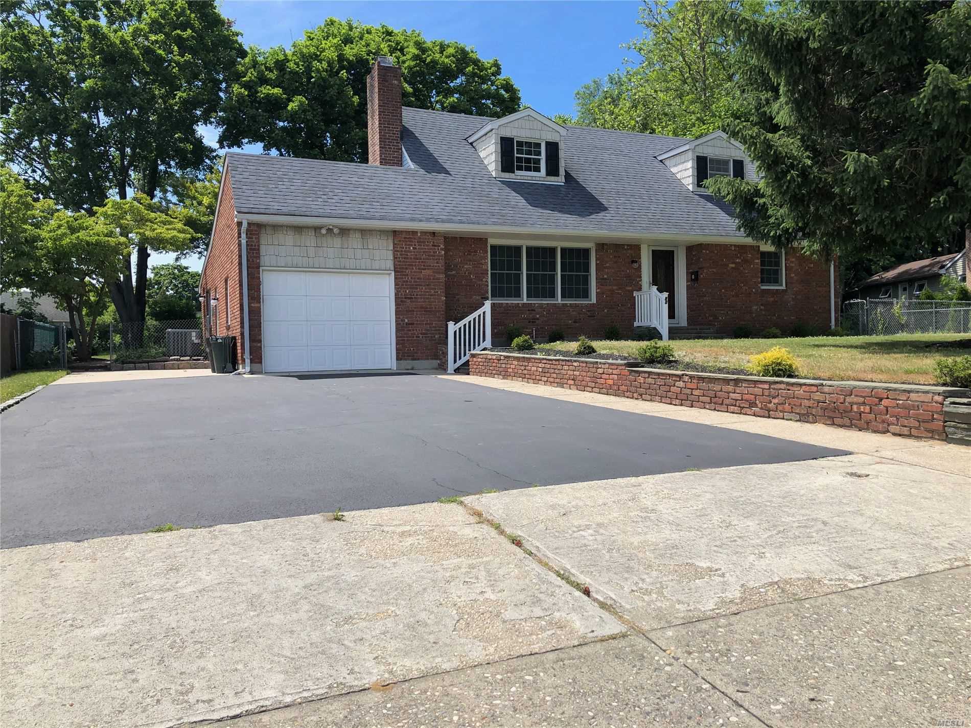 #1 photo, 80 Avenue K, Kings Park , NY 11754