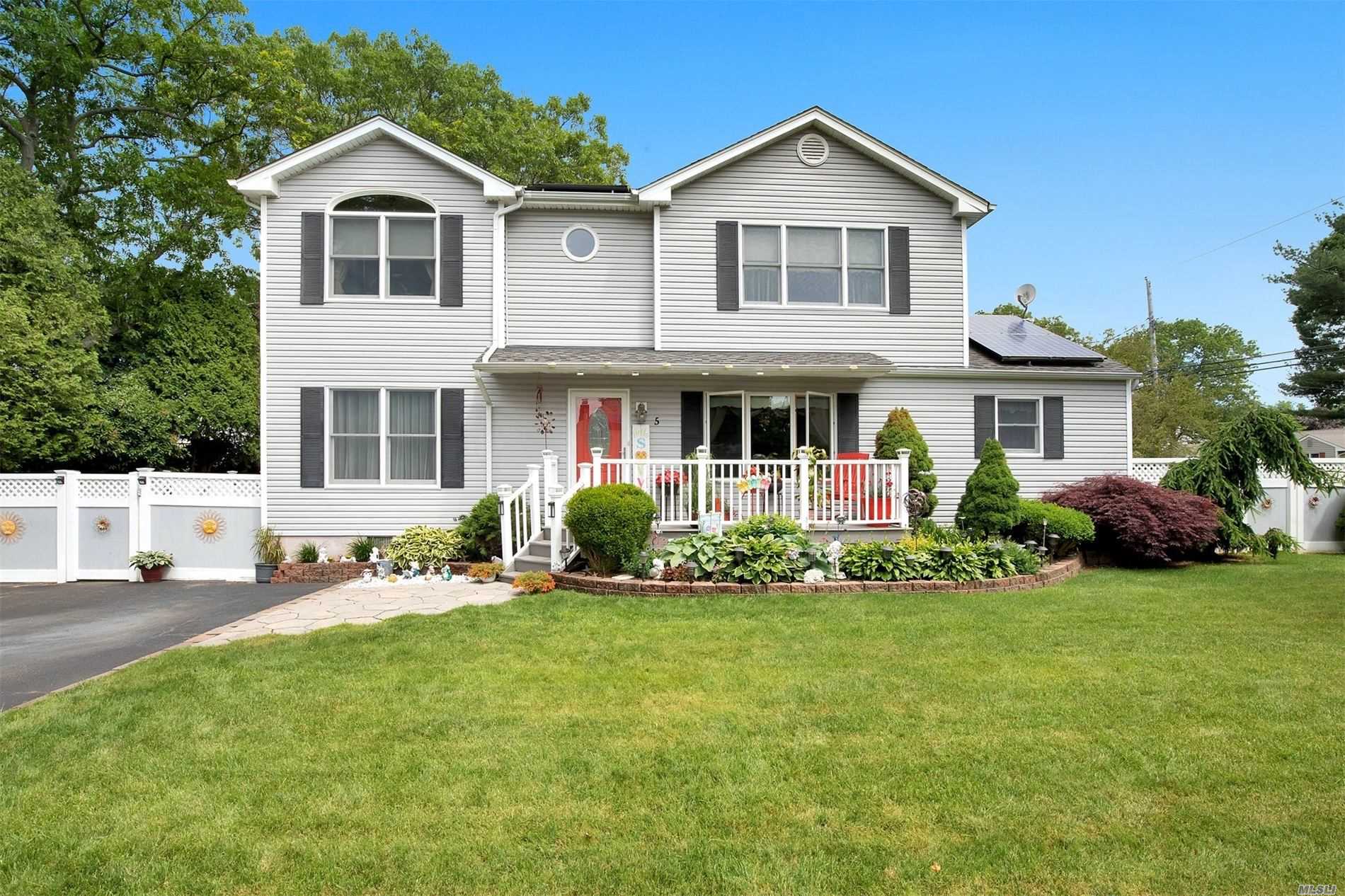 #1 photo, 5 N 3rd Street, Саффолк ‖ Holbrook , NY 11741