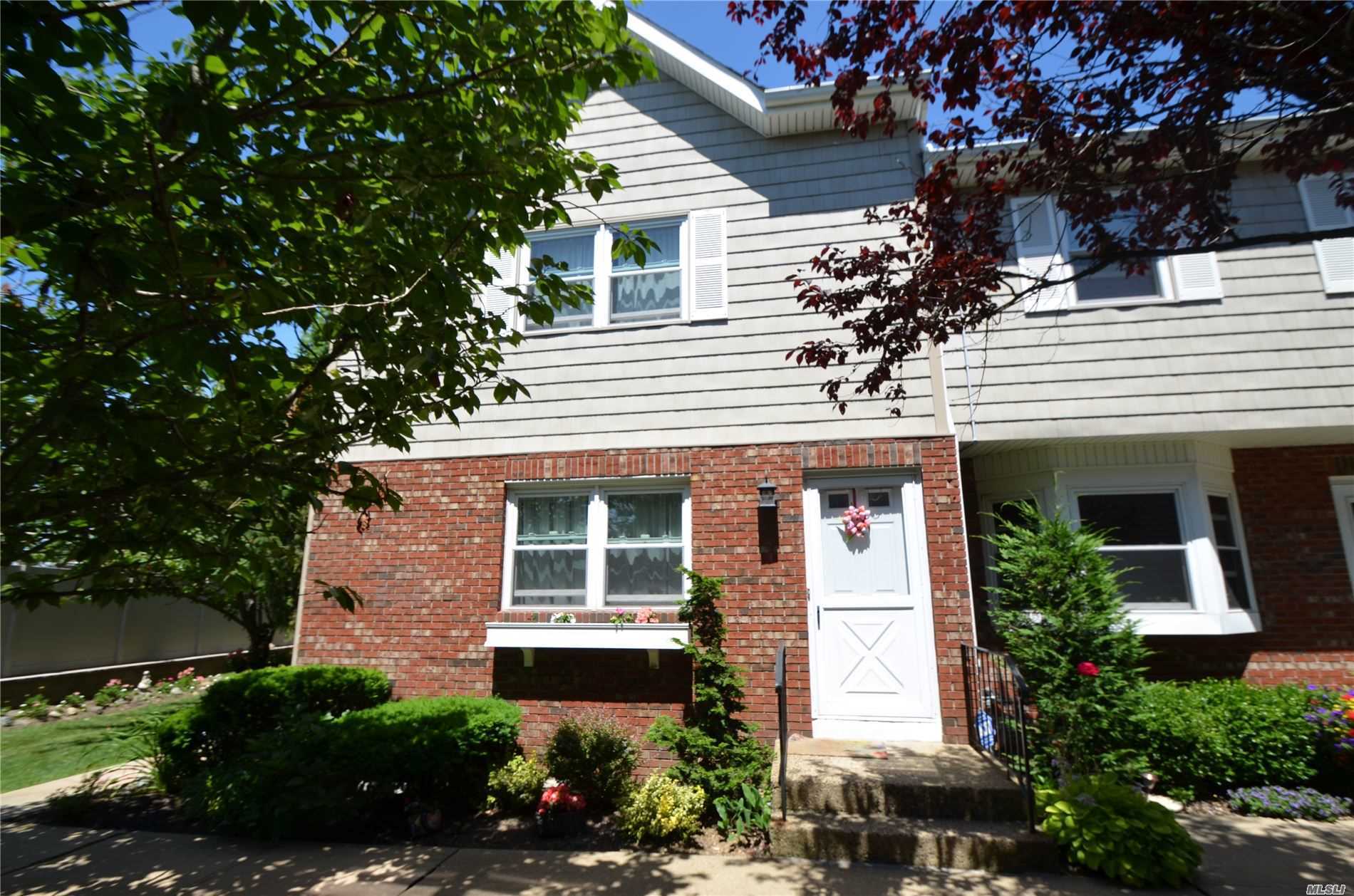 #1 photo, 1425 Jerusalem Avenue, ナッソー郡 Merrick , NY 11566