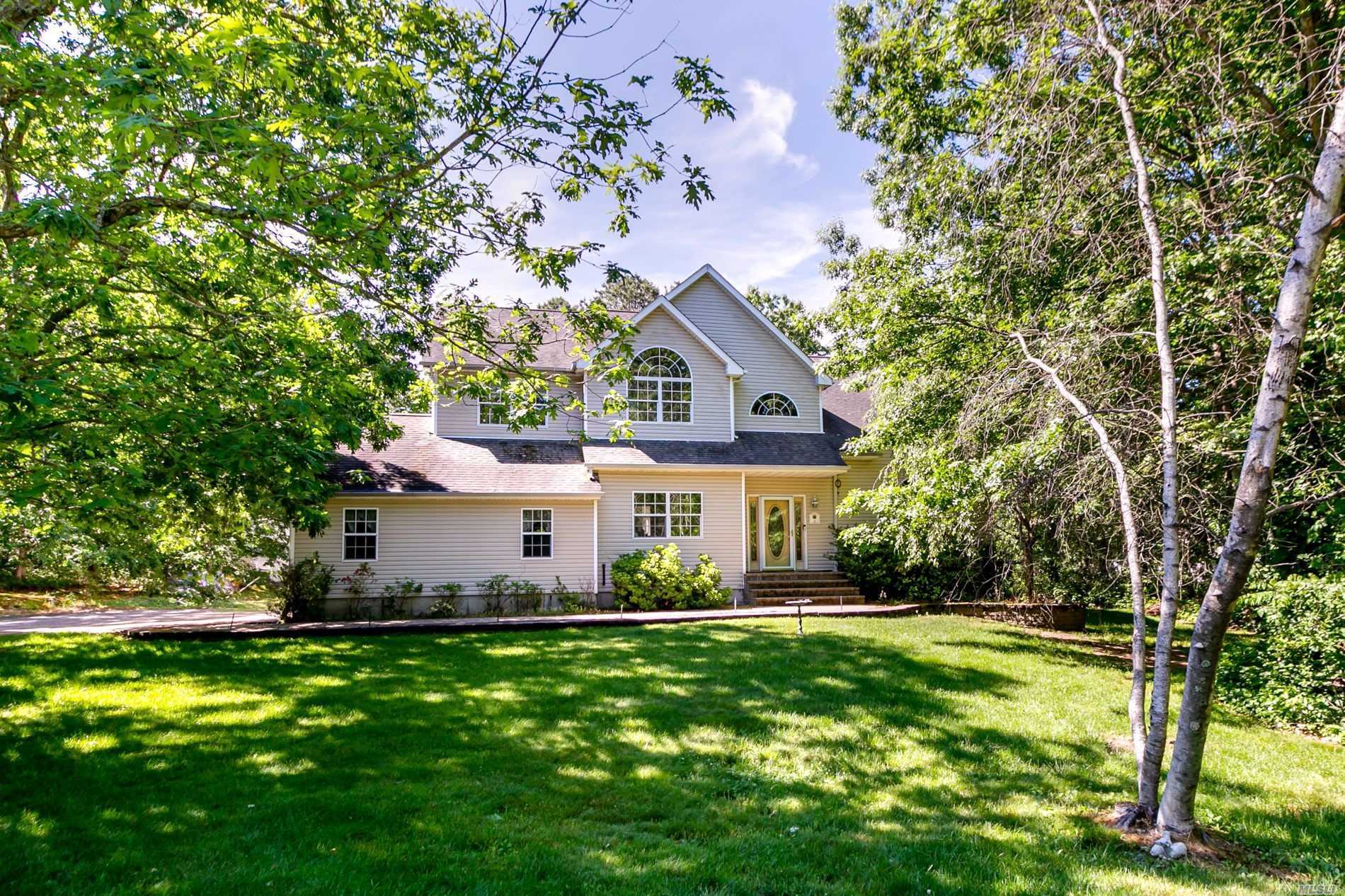 #1 photo, 6 Islander Court, Саффолк ‖ Miller Place , NY 11764