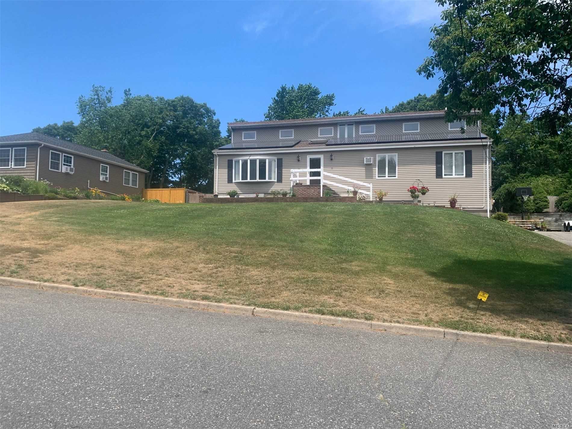 #1 photo, 419 Joan Street, サフォーク郡 Ronkonkoma , NY 11779