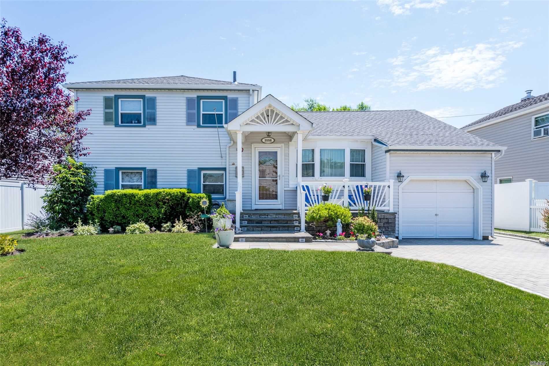 #1 photo, 3558 Roanoke Street, 長島 Seaford , NY 11783