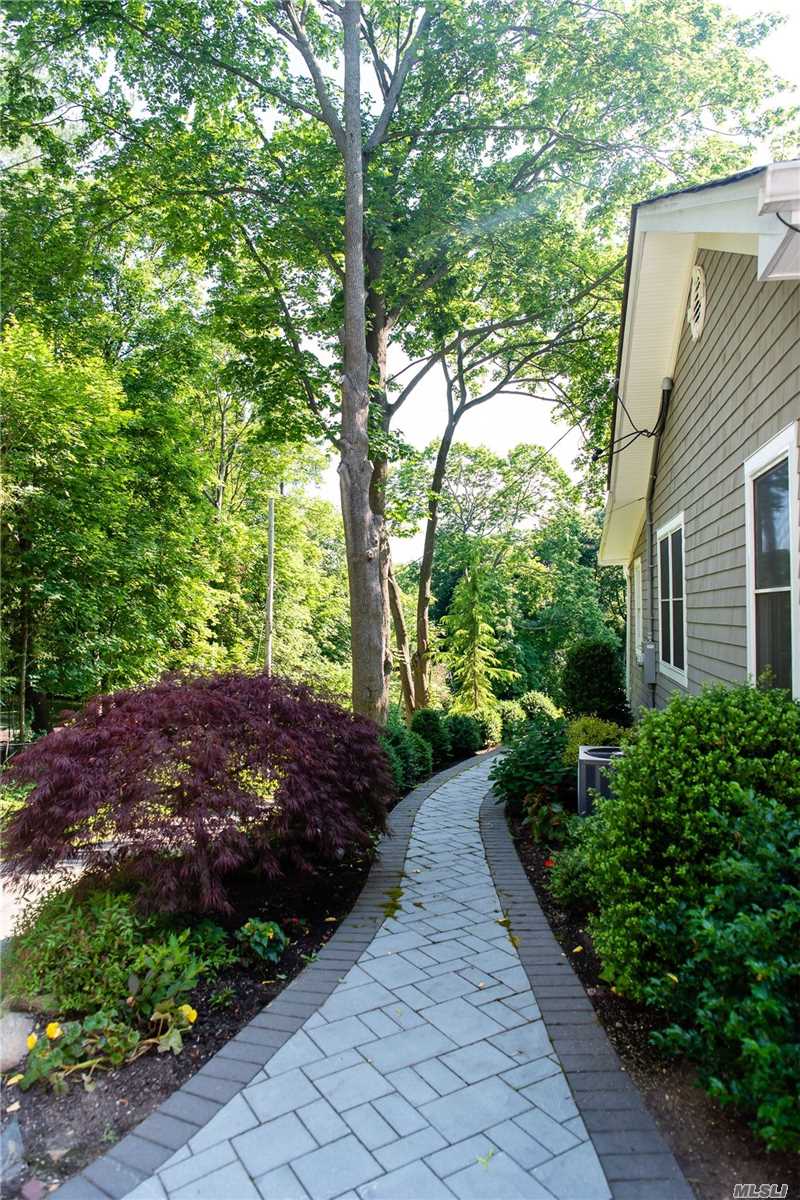 #1 photo, 10 Marie Drive, Huntington , NY 11743