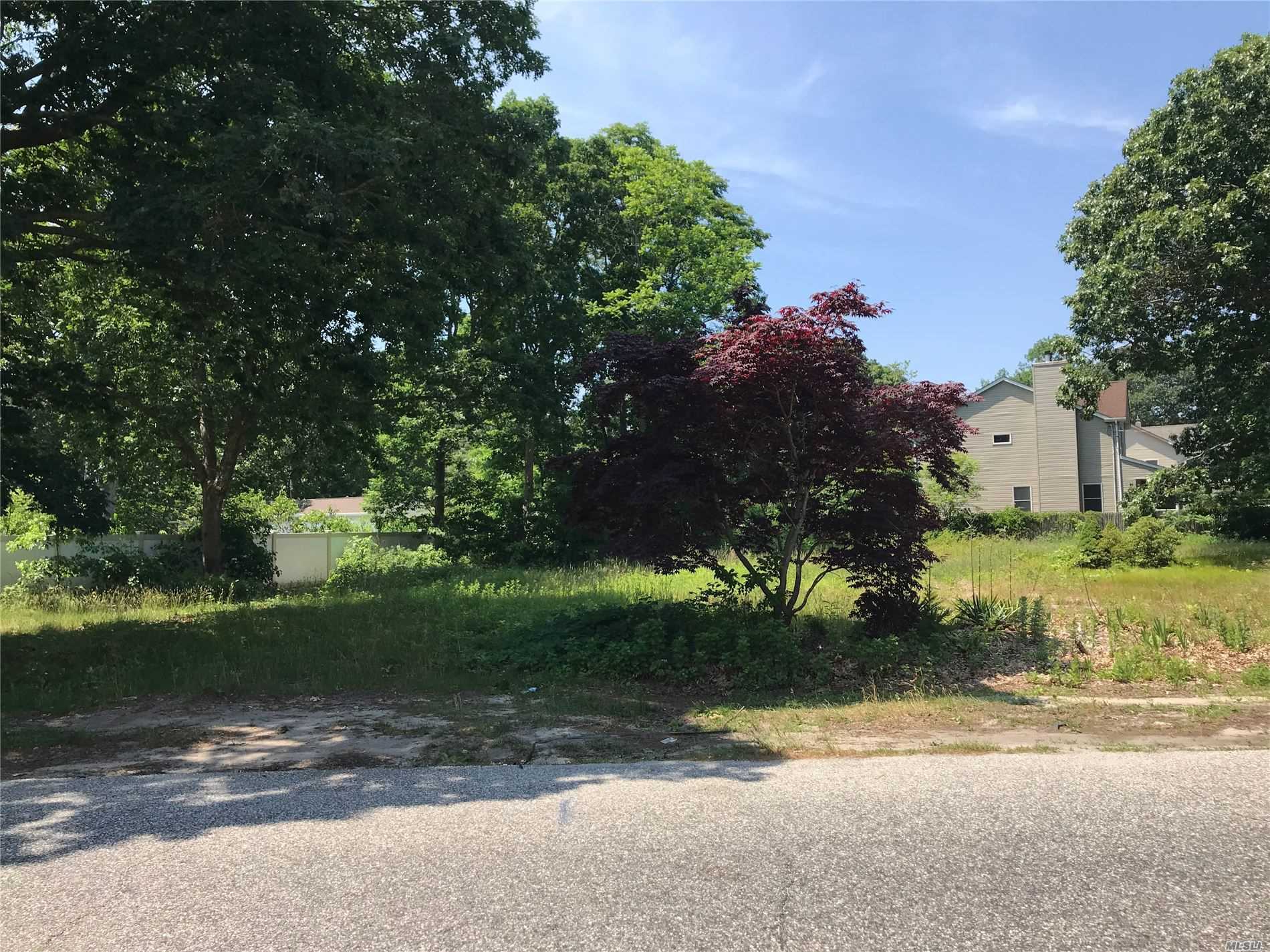 #1 photo, 118 Overlook Drive, 东长岛 Mastic , NY 11950