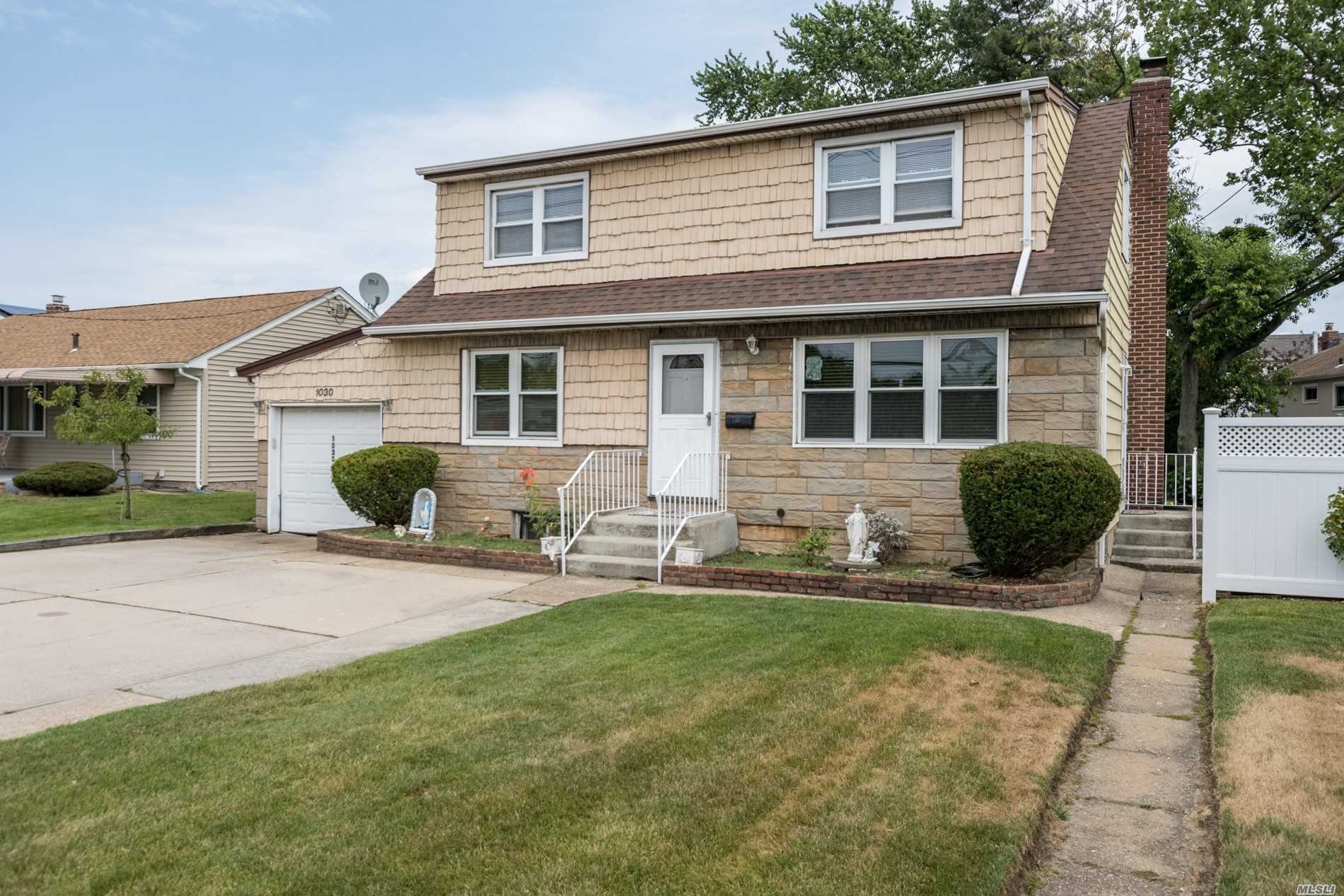#1 photo, 1030 Hicksville Road, Massapequa , NY 11758