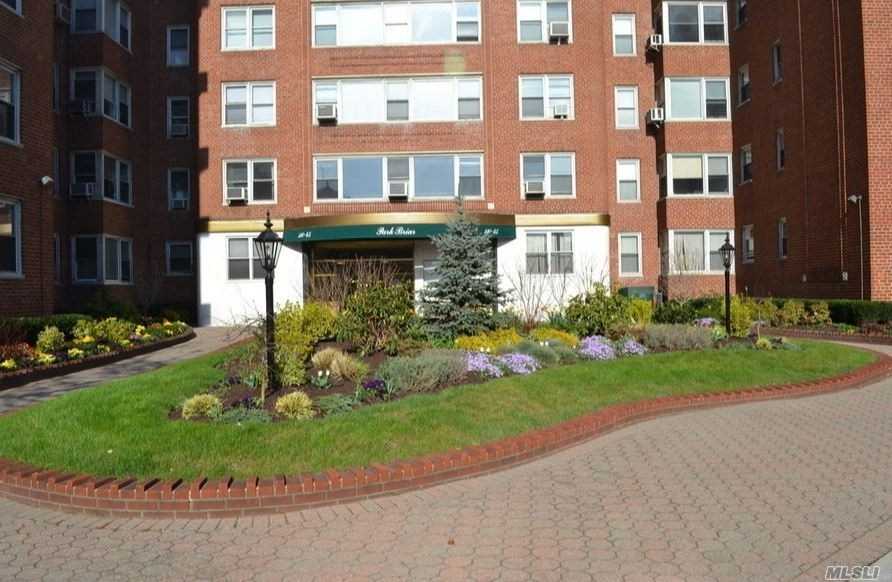 #1 photo, 110-45 Queens Boulevard, קווינס Forest Hills , NY 11375