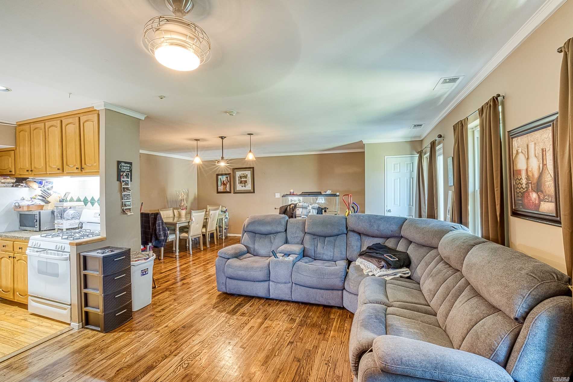 #1 photo, 62 Artist Lake Drive, Middle Island , NY 11953