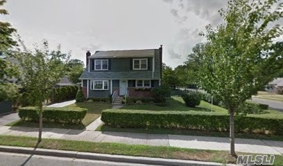 #1 photo, 200 Staples Street, सफ़ोक काउंटी Farmingdale , NY 11735