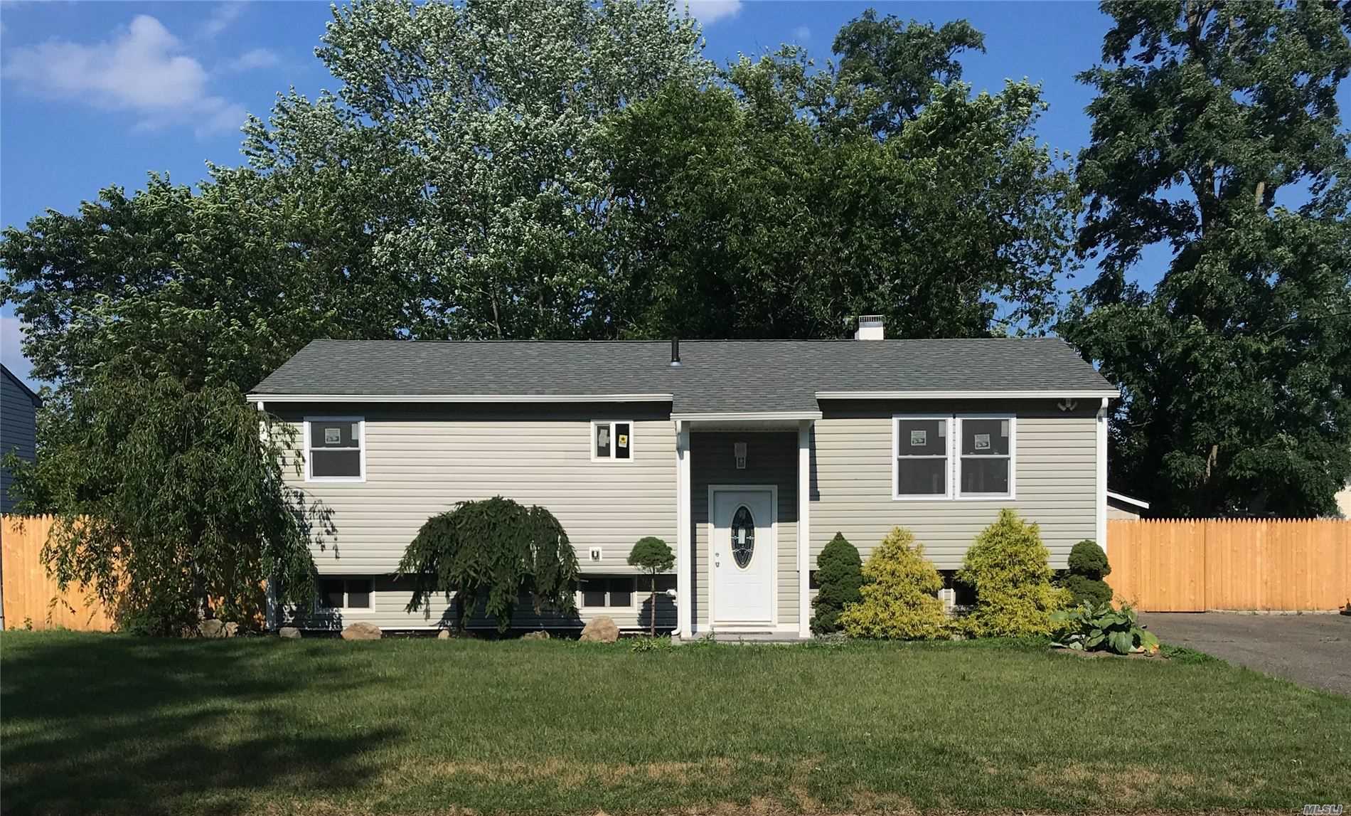 #1 photo, 3103 Sipp Avenue, 东长岛 Medford , NY 11763