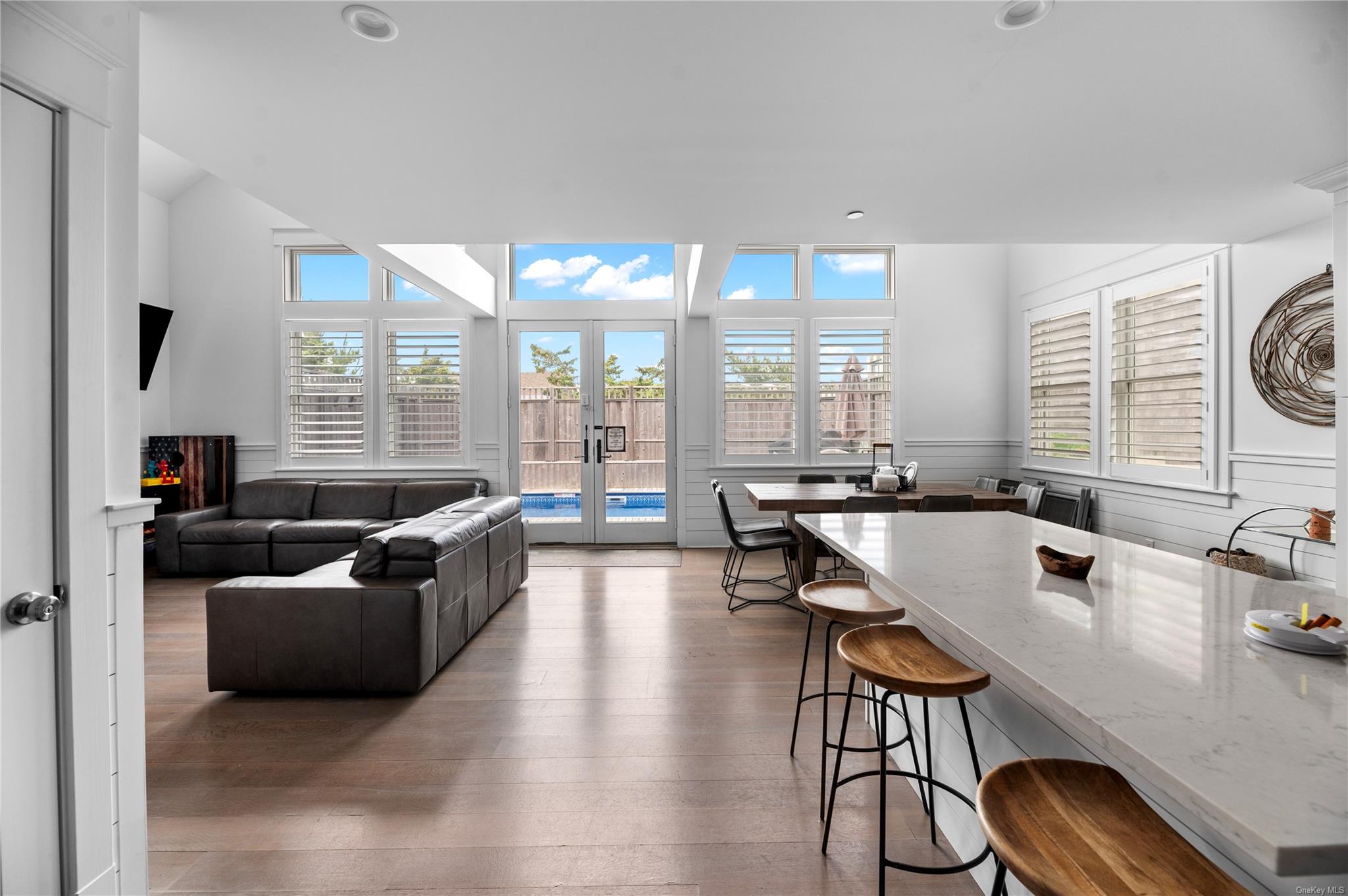 #4 photo, 386 Dehnhoff, Ocean Beach , NY 11770