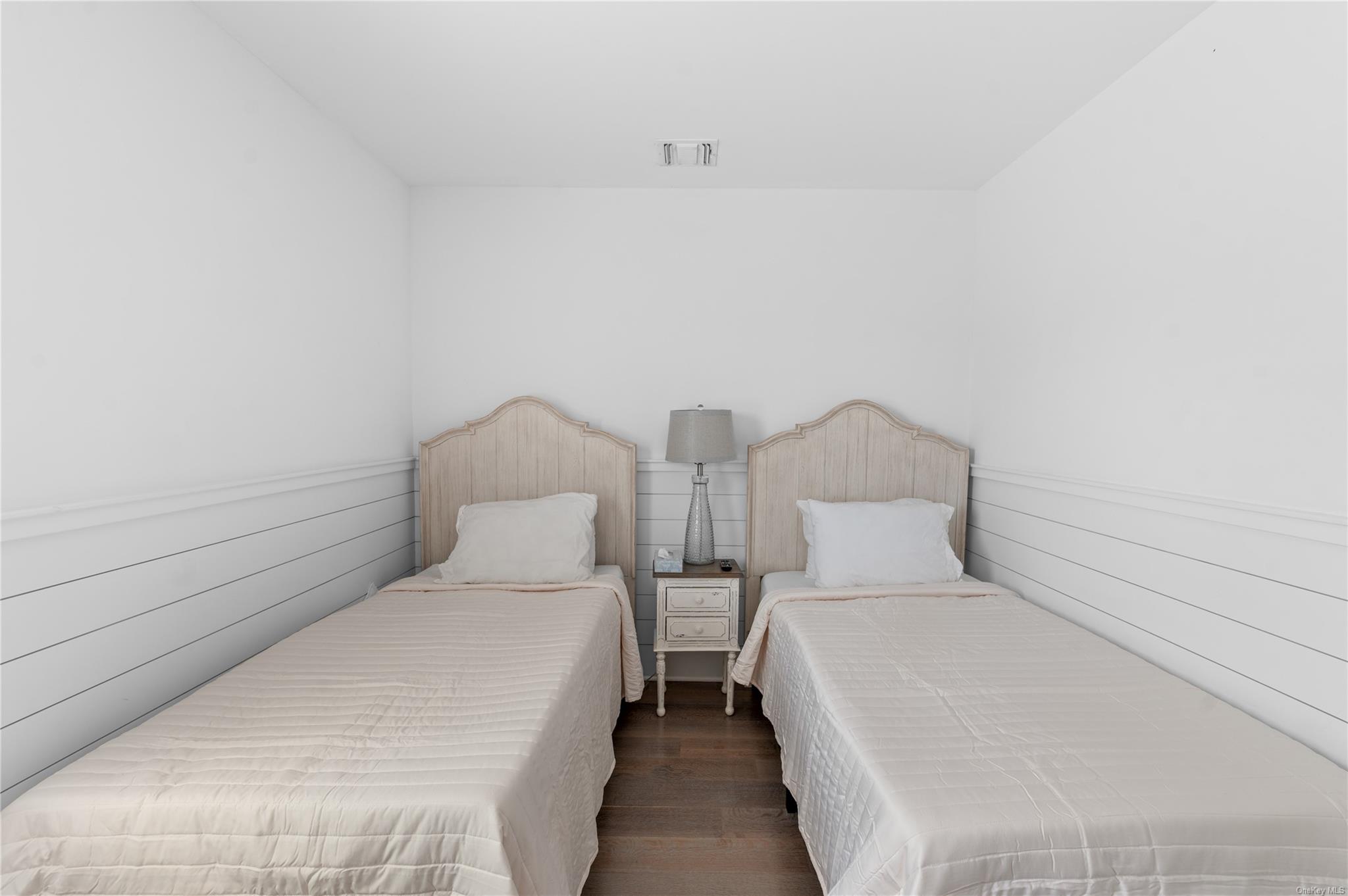 #6 photo, 386 Dehnhoff, Ocean Beach , NY 11770