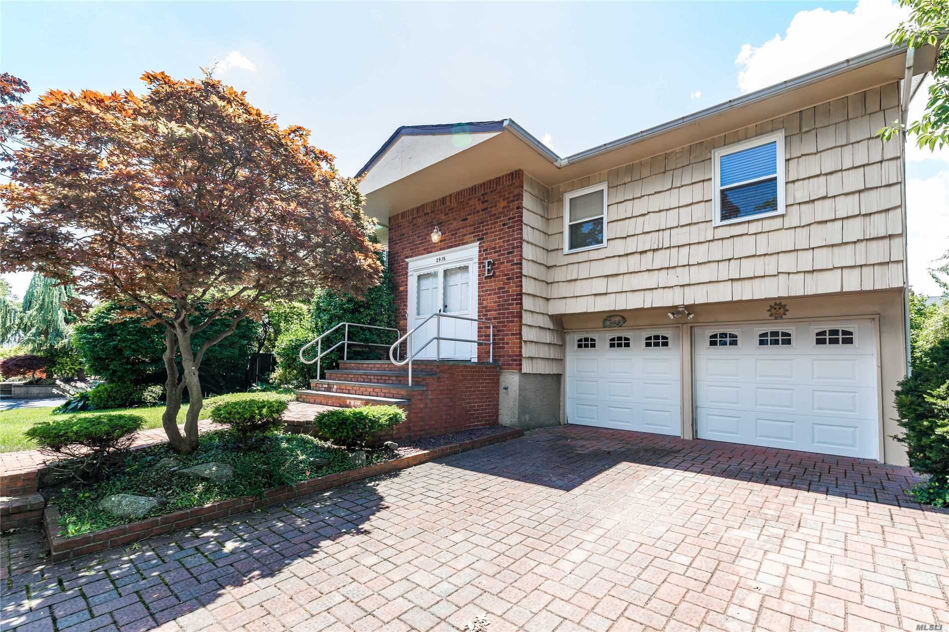 #1 photo, 2976 Lonni Lane, Merrick , NY 11566