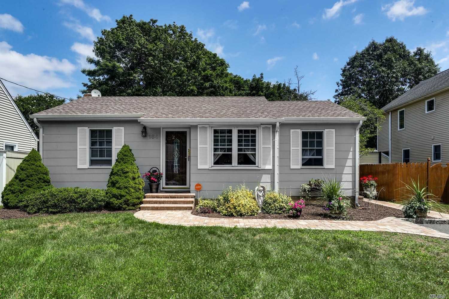 #1 photo, 184 Church Street, Northport , NY 11768