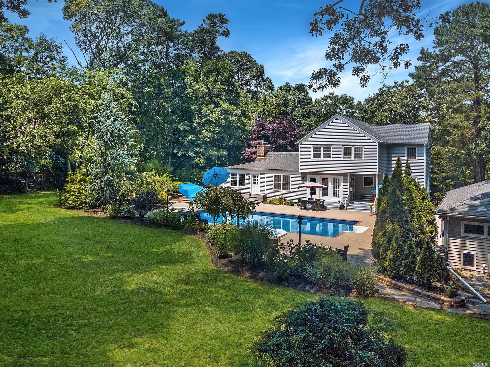 #1 photo, 8 Saddlebrook Lane, サフォーク郡 Manorville , NY 11949