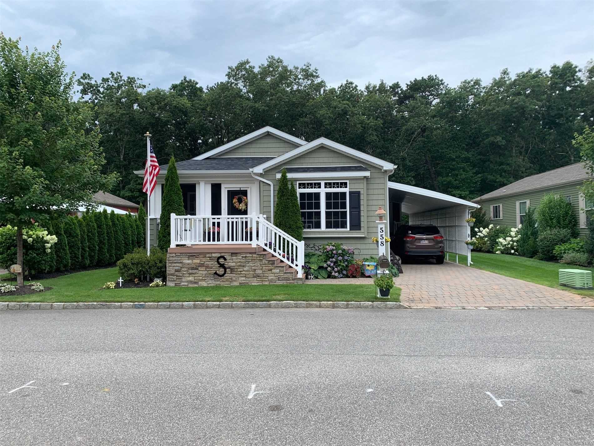 #1 photo, 1661-558 Old Country Road, Riverhead , NY 11901