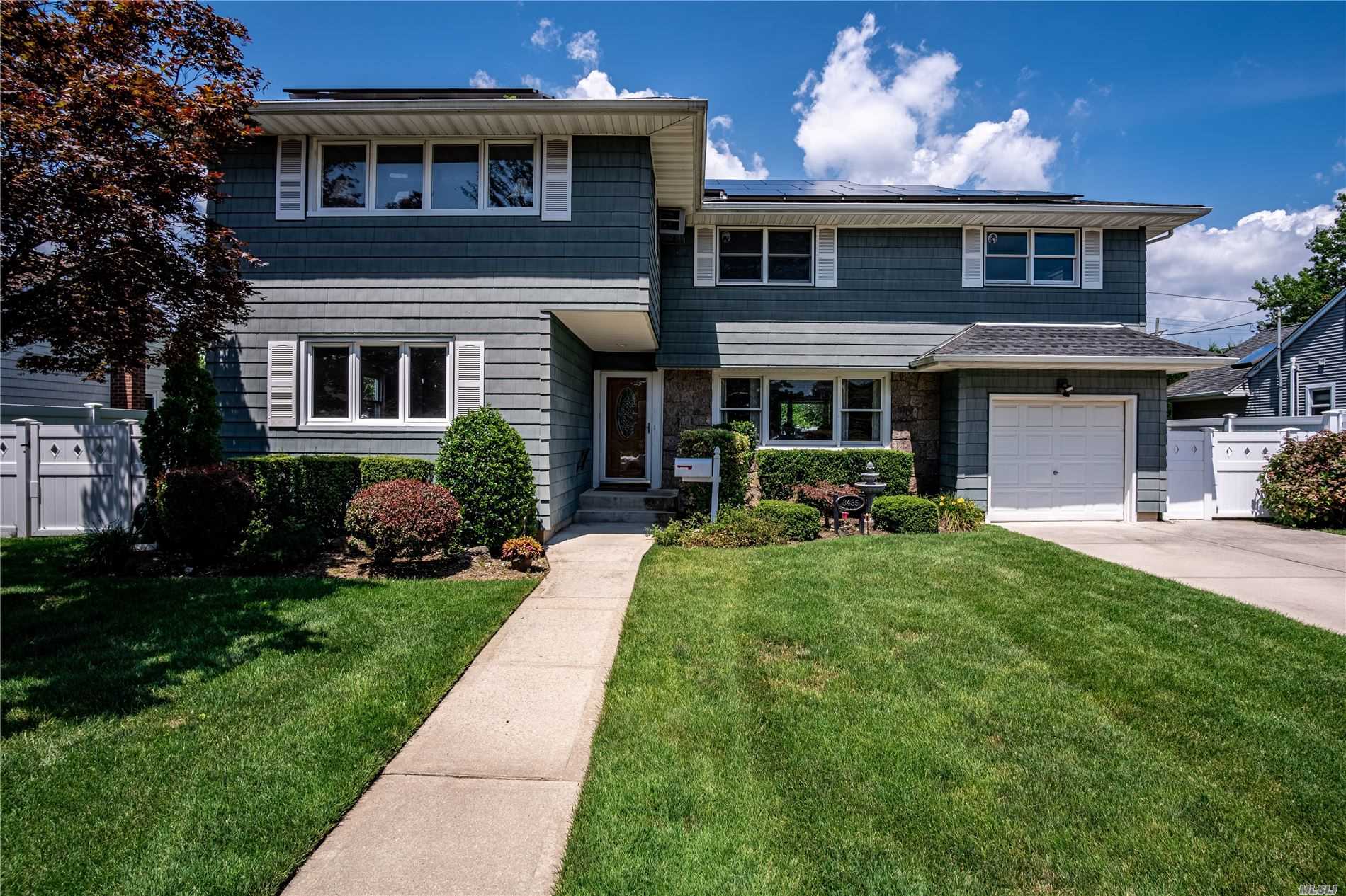 #1 photo, 3435 N Hawthorne Drive, Wantagh , NY 11793