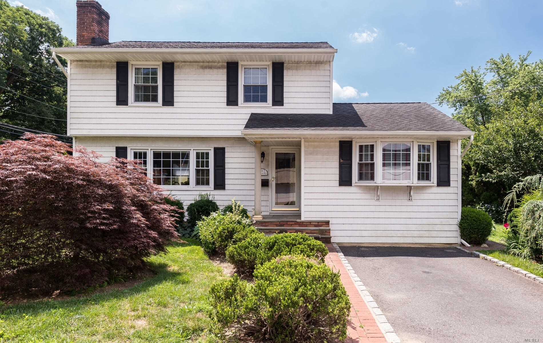 #1 photo, 217 Roslyn Road, מחוז נסאו Roslyn Heights , NY 11577