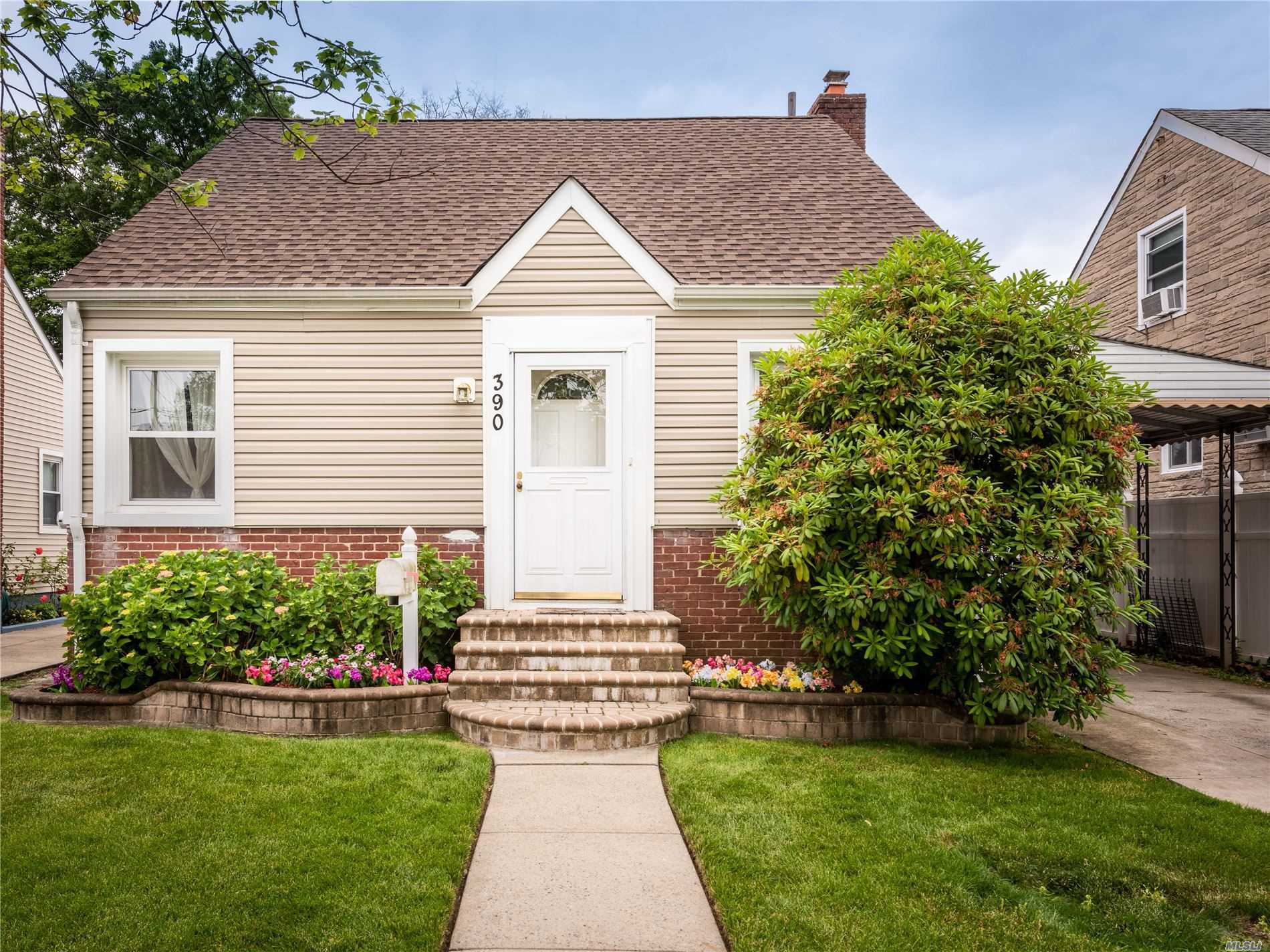 #1 photo, 390 Locust Avenue, Uniondale , NY 11553