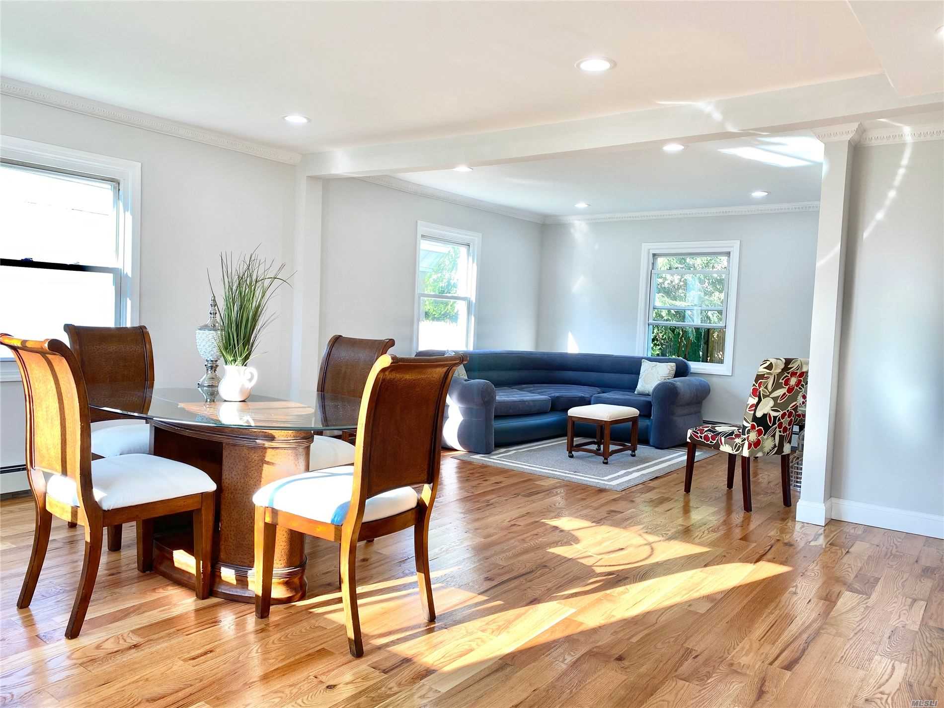 #1 photo, 459 Gardiners Avenue, ナッソー郡 Levittown , NY 11756