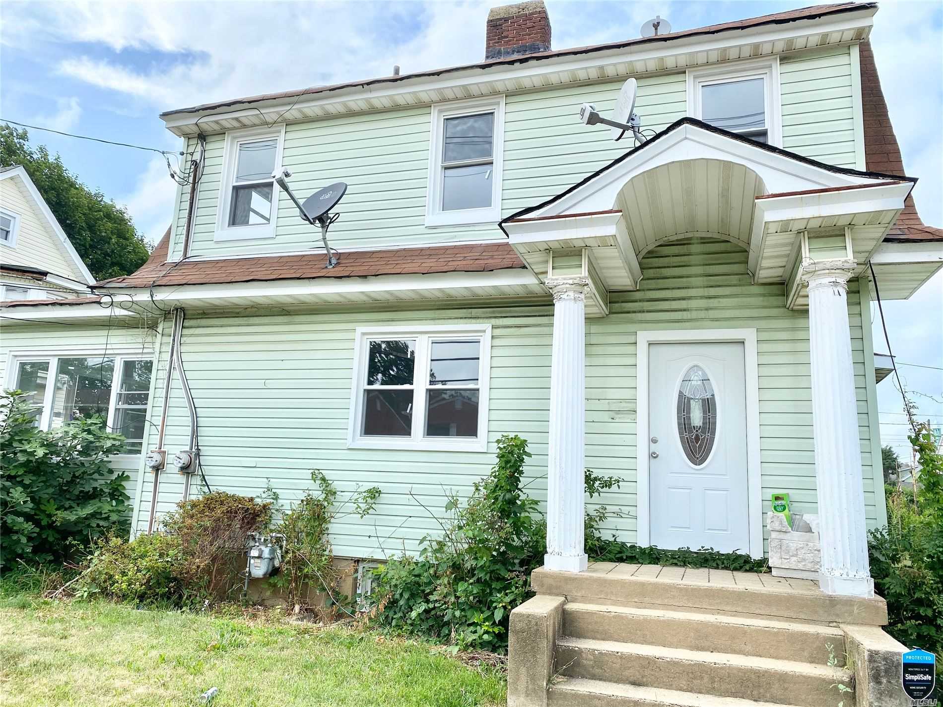 #1 photo, 27 Gladys Avenue, ناسو Hempstead , NY 11550