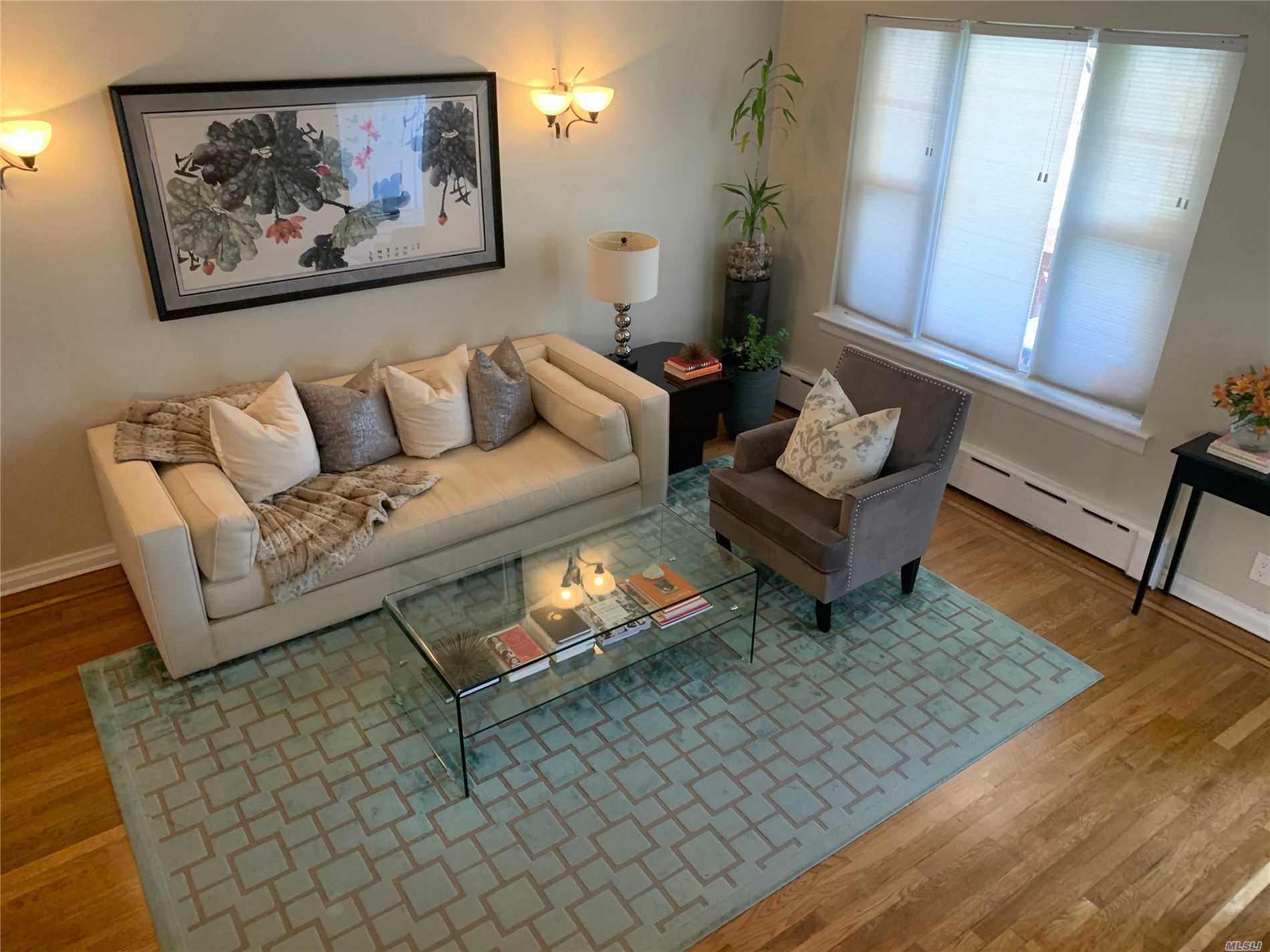 #1 photo, 62-57 82nd Street, Куинс ‖ Middle Village , NY 11379