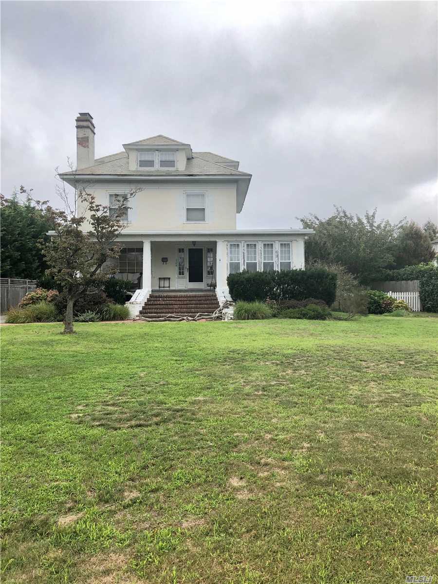 #1 photo, 128 Concourse, Brightwaters , NY 11718