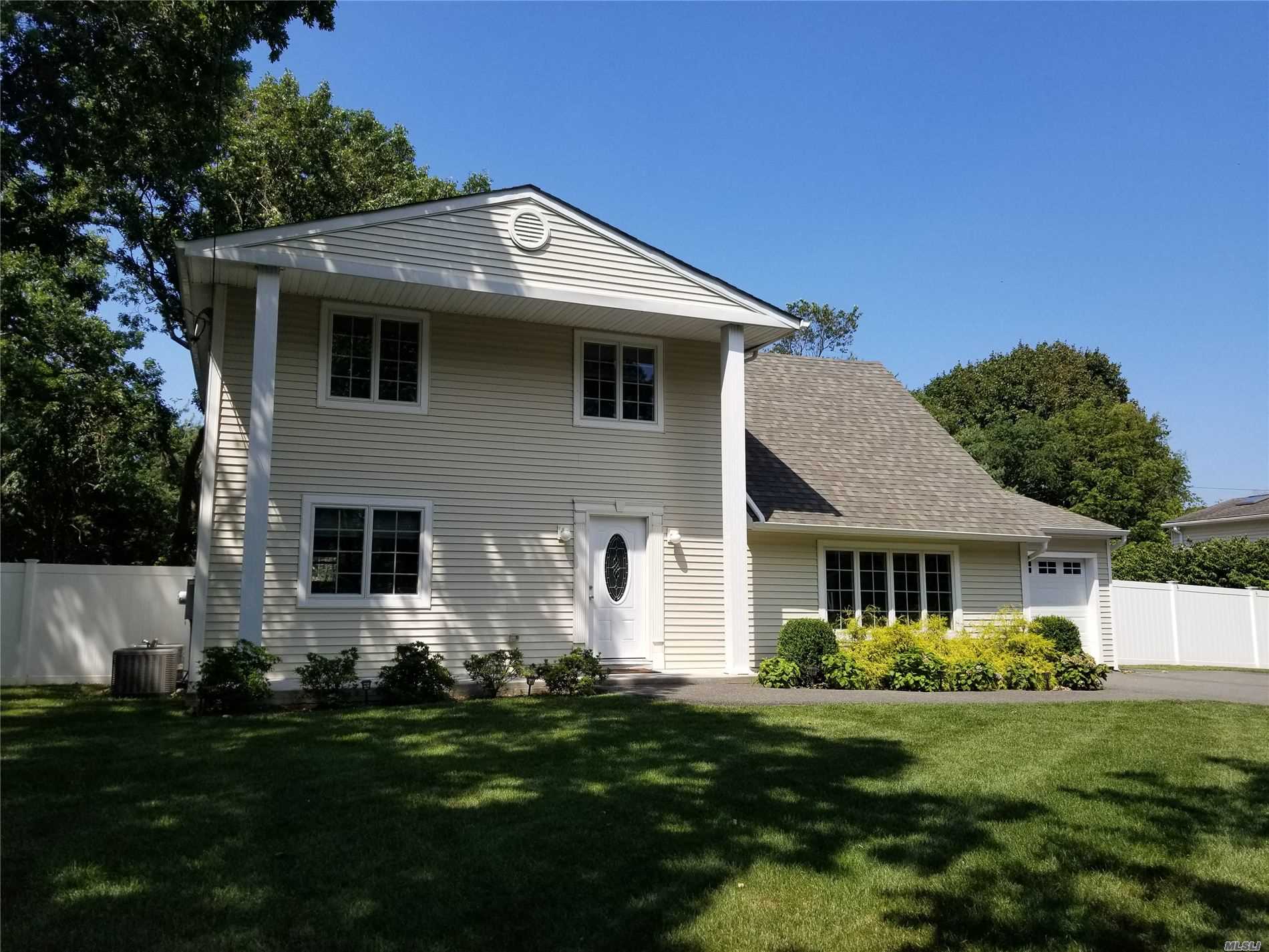 #1 photo, 3 Joni Drive, Mount Sinai , NY 11766