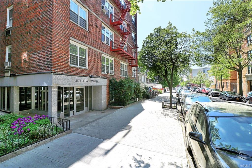 #1 photo, 3176 Decatur Avenue, برونكس Bronx , NY 10467
