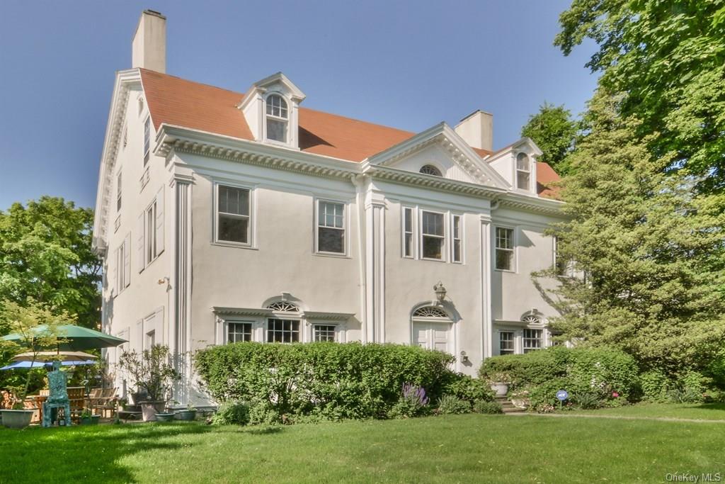 #1 photo, 645 W 252nd Street, Бронкс ‖ Bronx , NY 10471