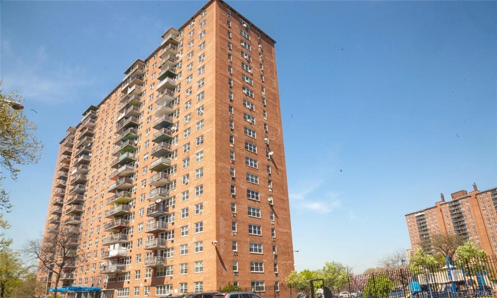 #1 photo, 820 Boynton Avenue, Bronx , NY 10473